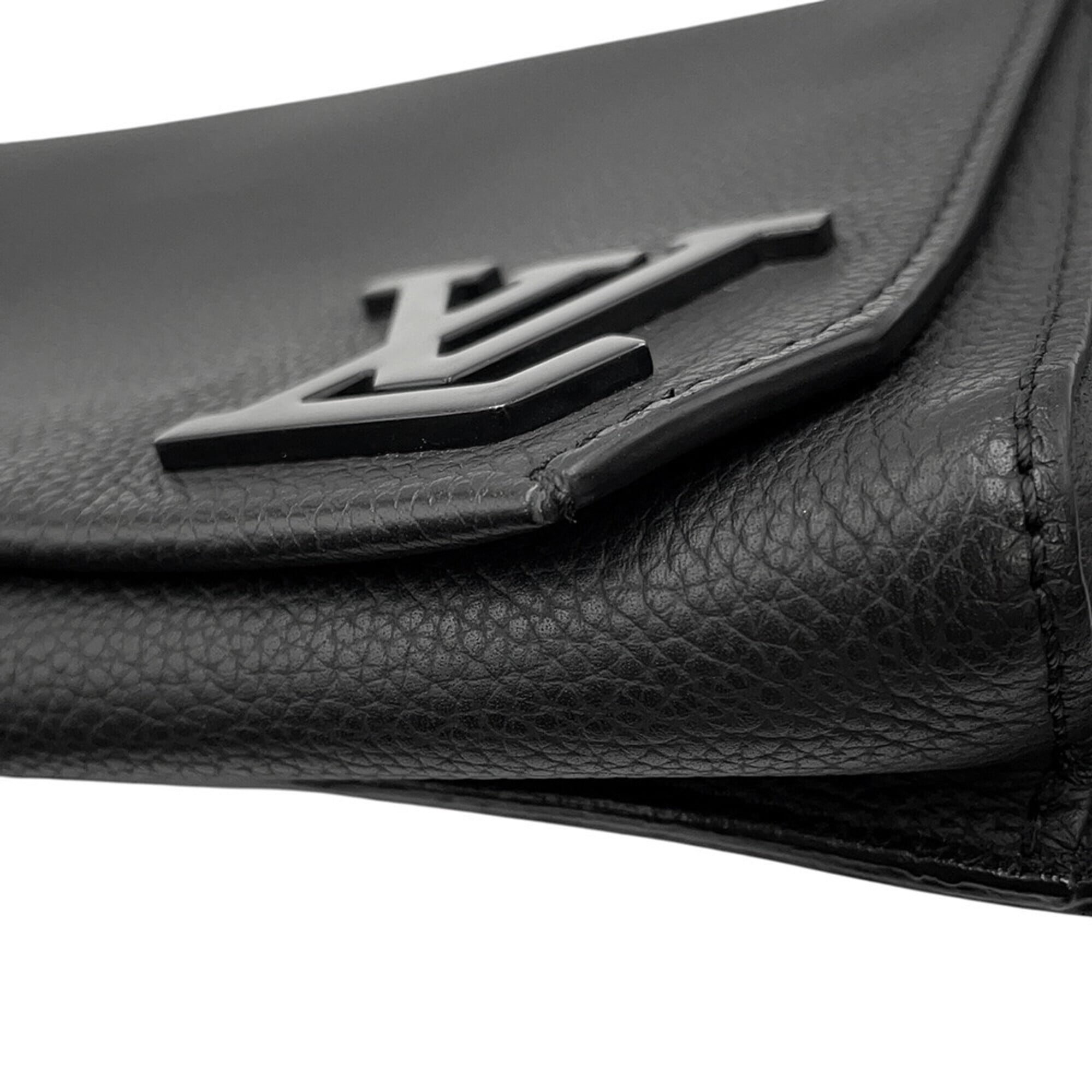 Louis Vuitton Black Noir Leather Handbag Sling Bag (Pre-Owned)