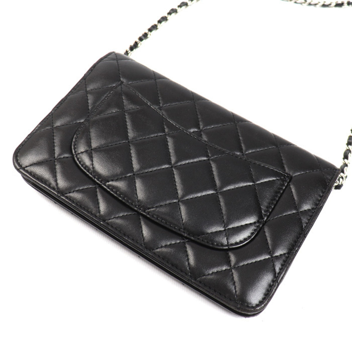 Chanel Black Leather Shoulder Bag (Pre-Owned)