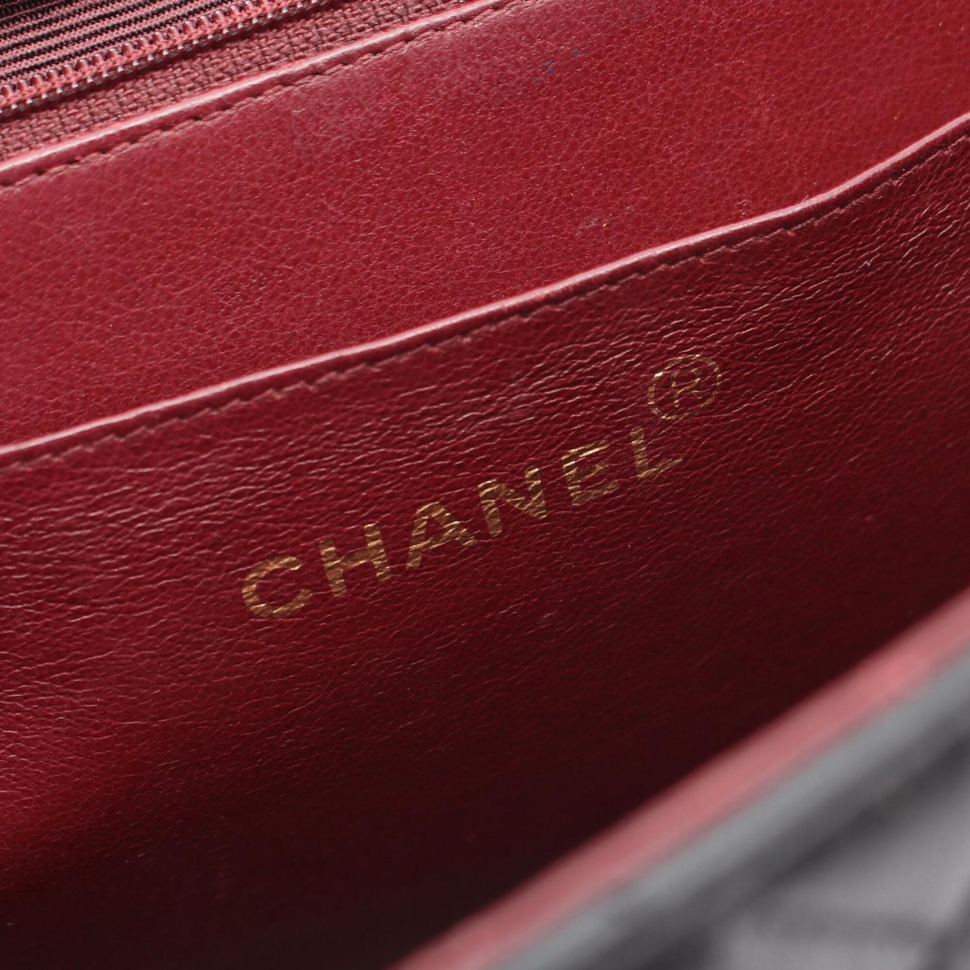 Chanel Black Leather Handbag Shoulder Bag (Pre-Owned)