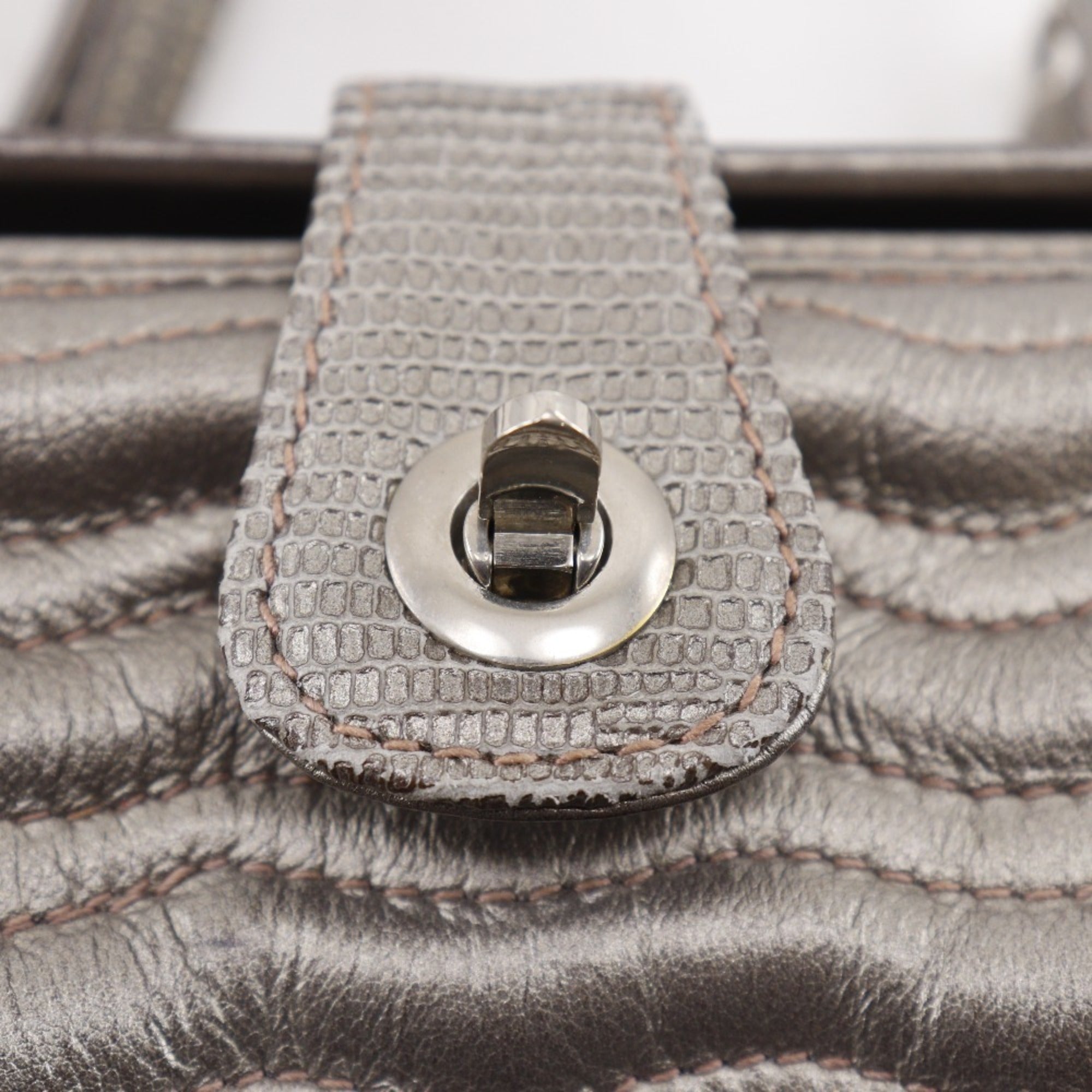 Bally Bronze Leather Handbag (Pre-Owned)