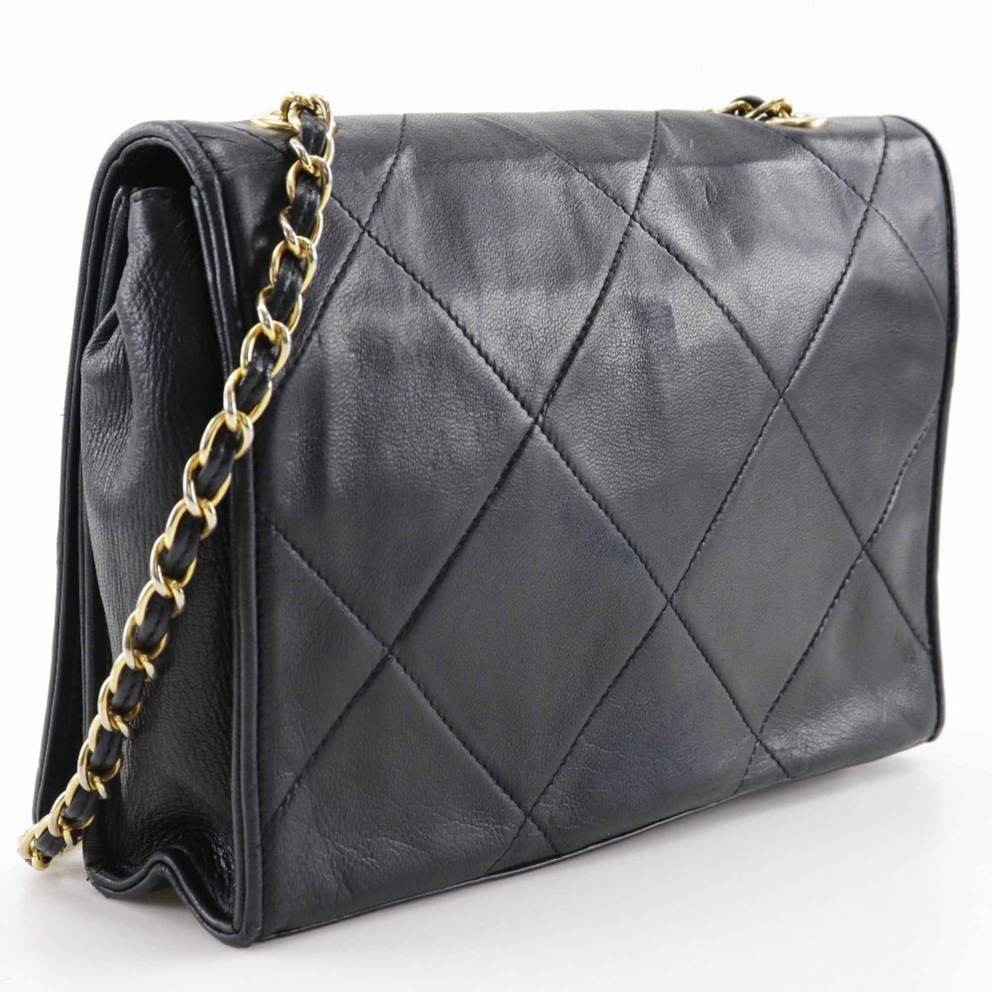 Chanel Black Shoulder Bag (Pre-Owned)