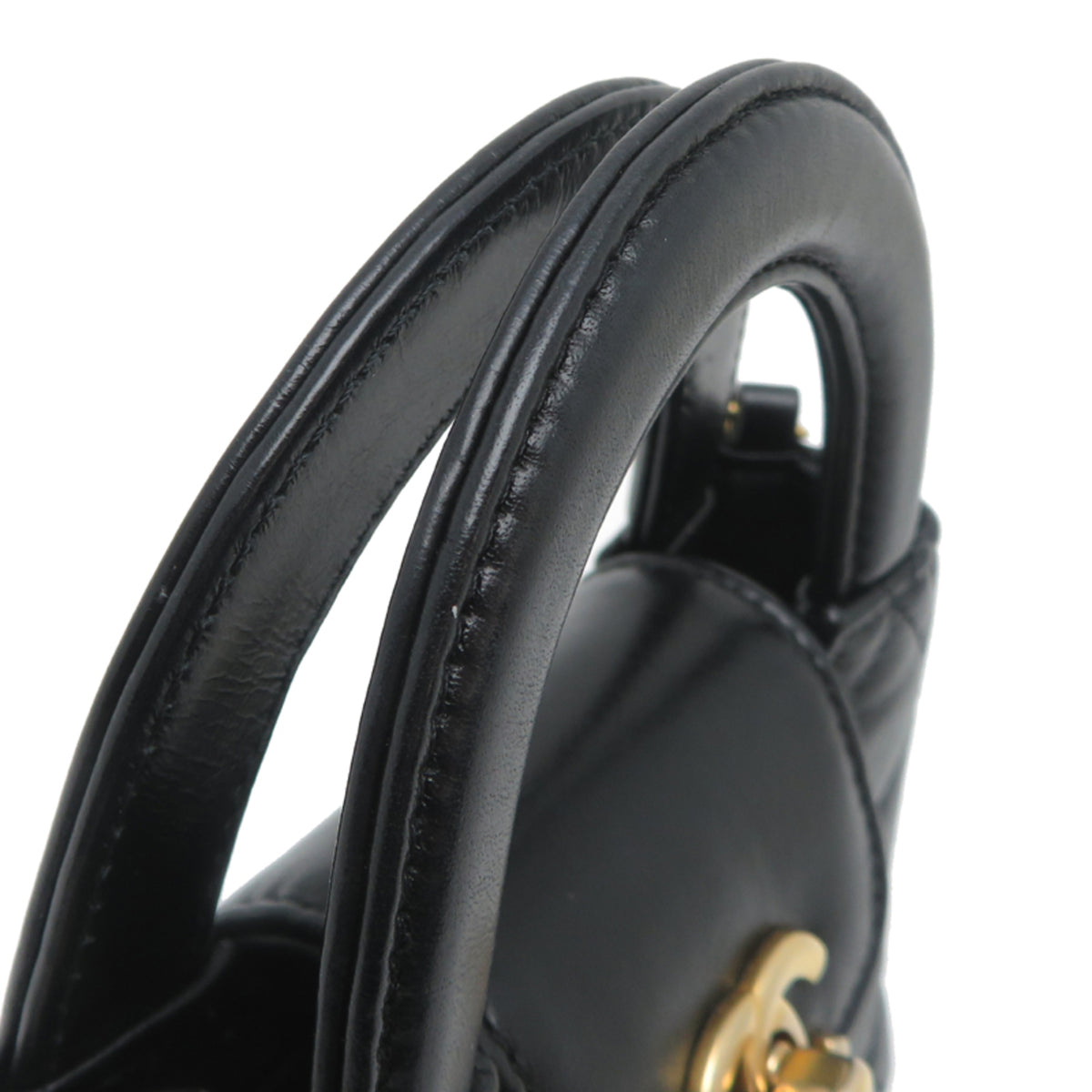 Chanel Black Leather Shoulder Bag (Pre-Owned)