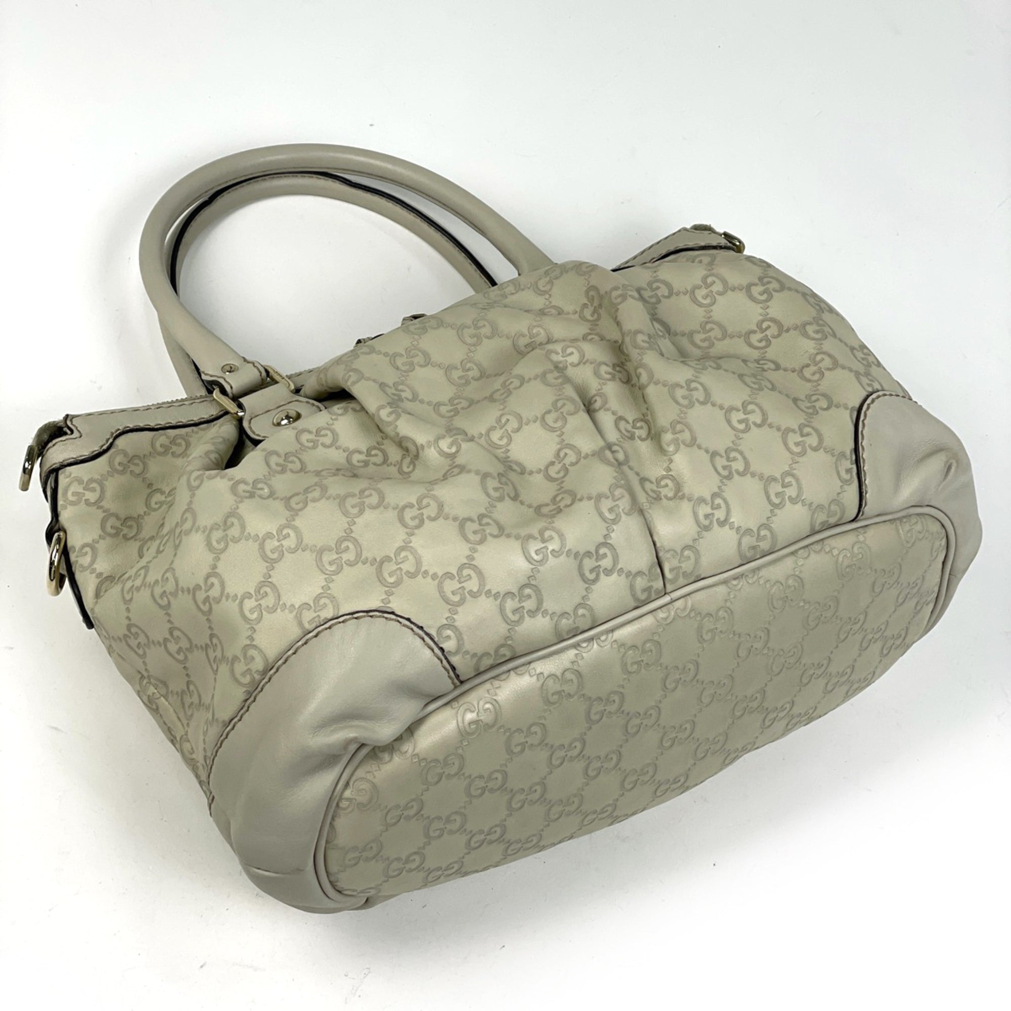 Gucci Ivory Leather Handbag (Pre-Owned)