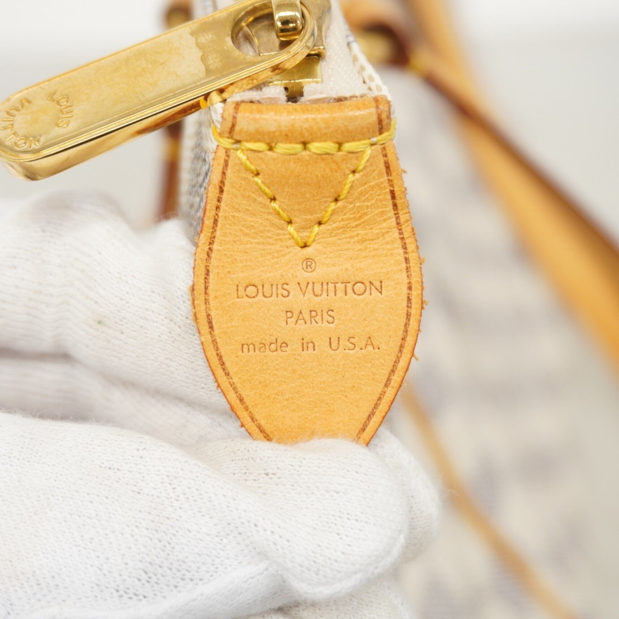 Louis Vuitton White Tote Bag (Pre-Owned)