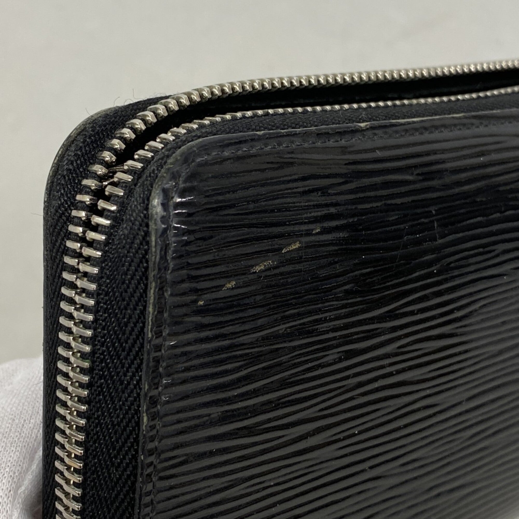 Louis Vuitton Black Long Wallet (Bi-Fold) (Pre-Owned)