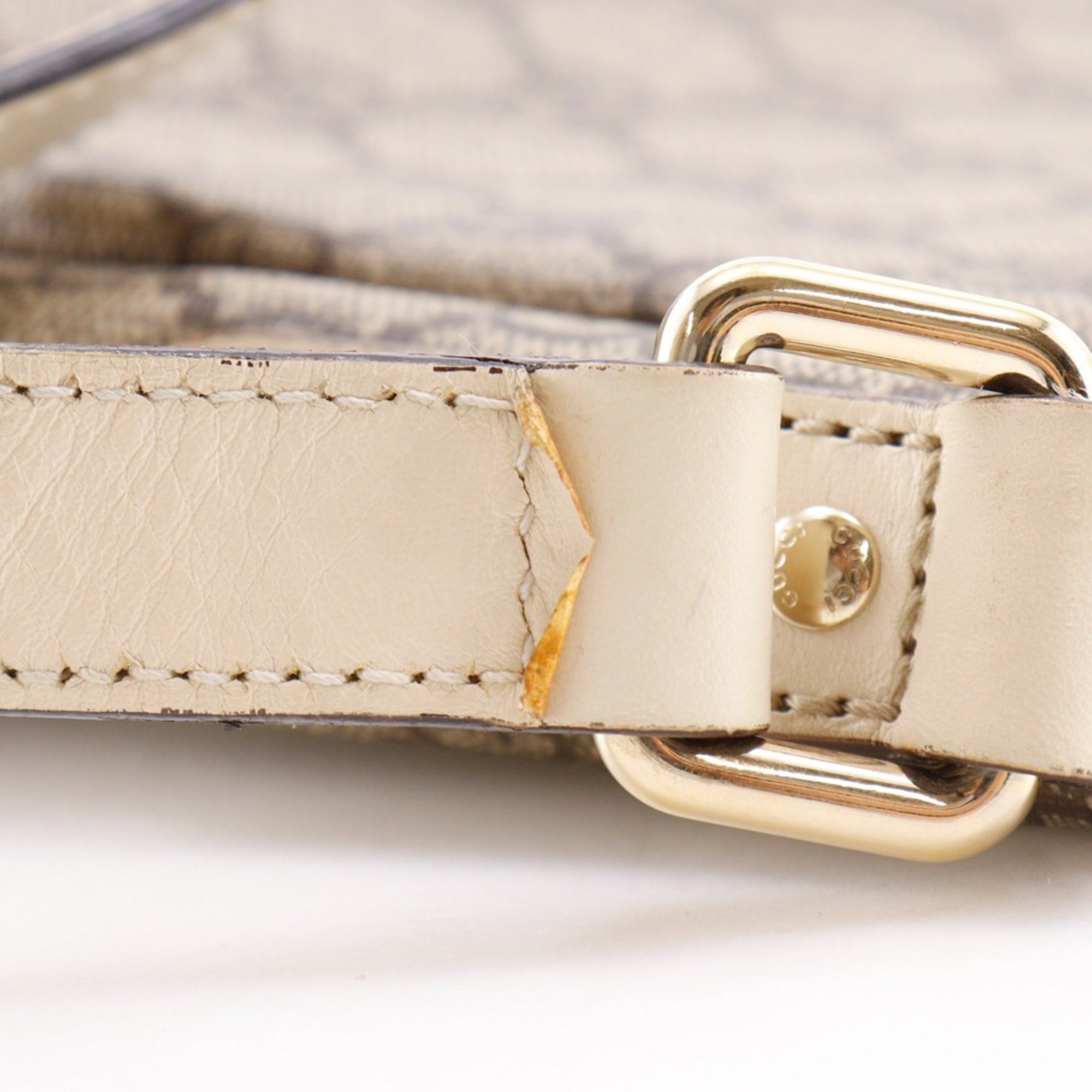 Gucci Beige Gg Supreme Shoulder Bag (Pre-Owned)