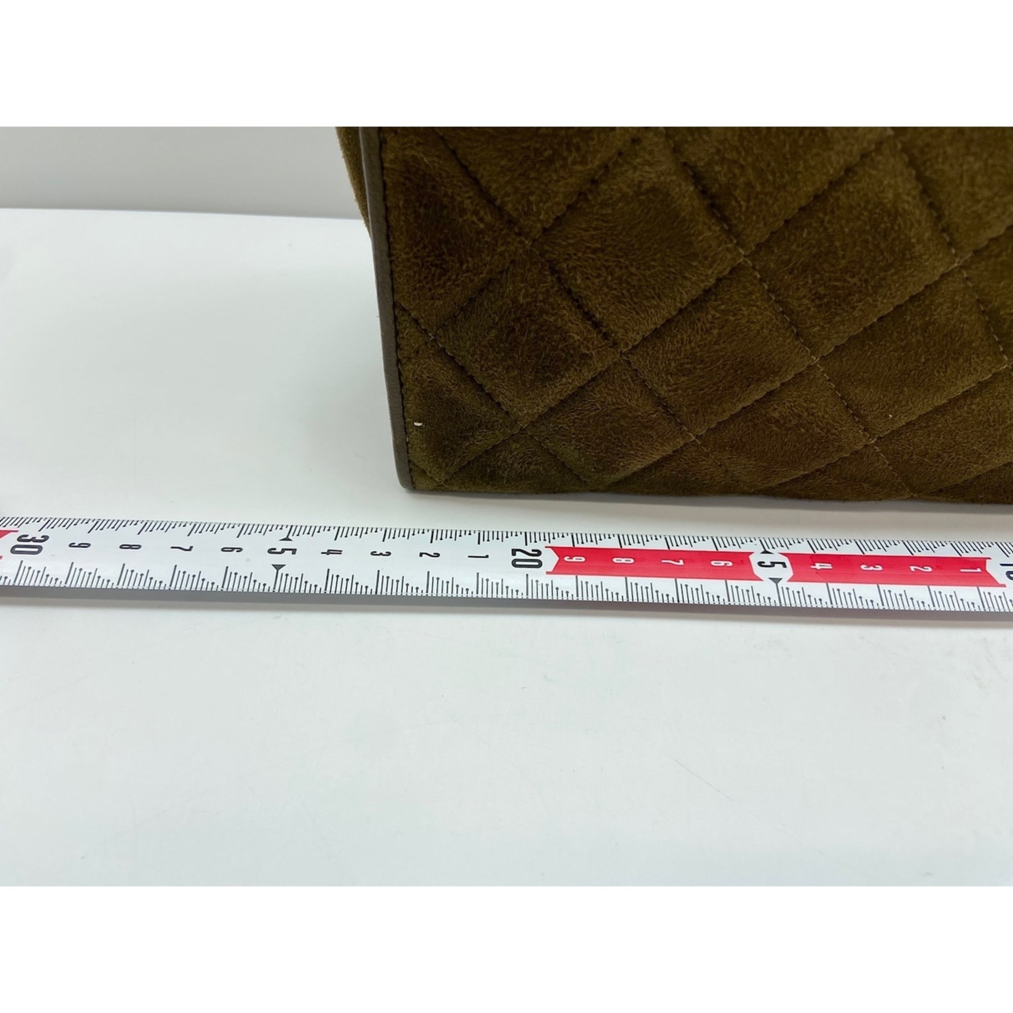 Chanel Green Shoulder Bag (Pre-Owned)