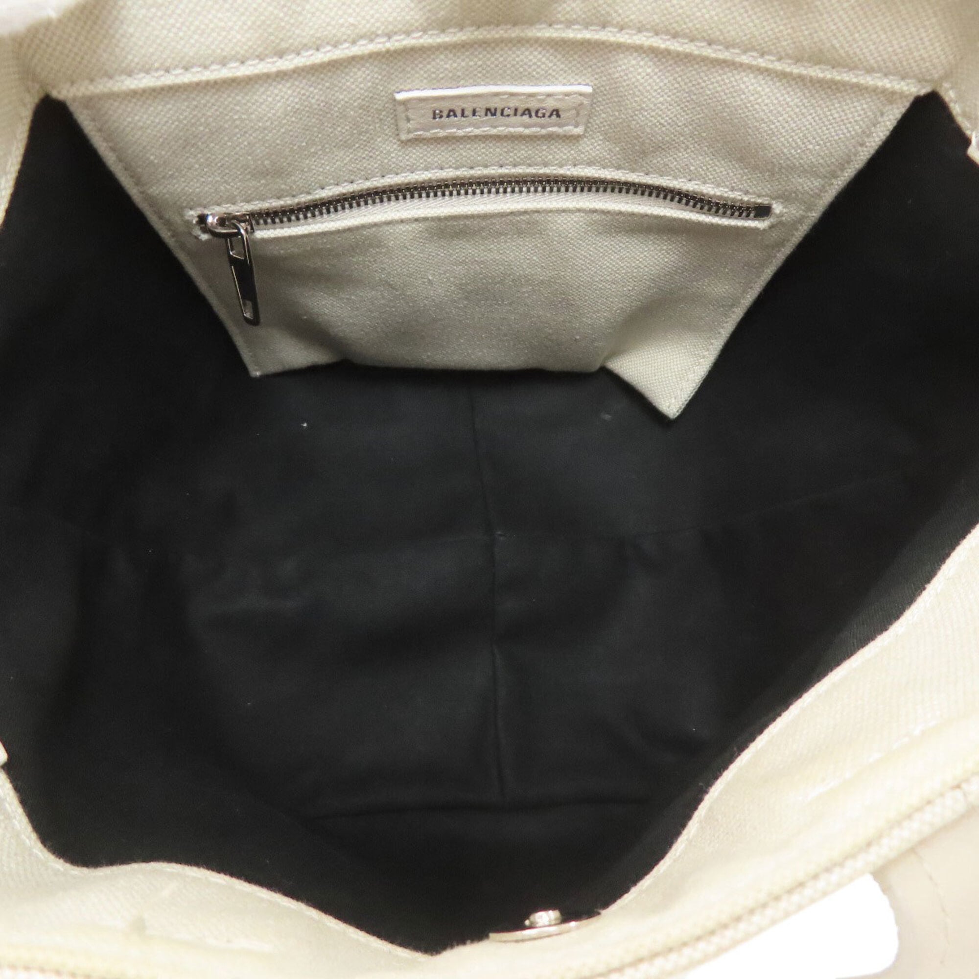 Balenciaga White Canvas Shoulder Bag (Pre-Owned)