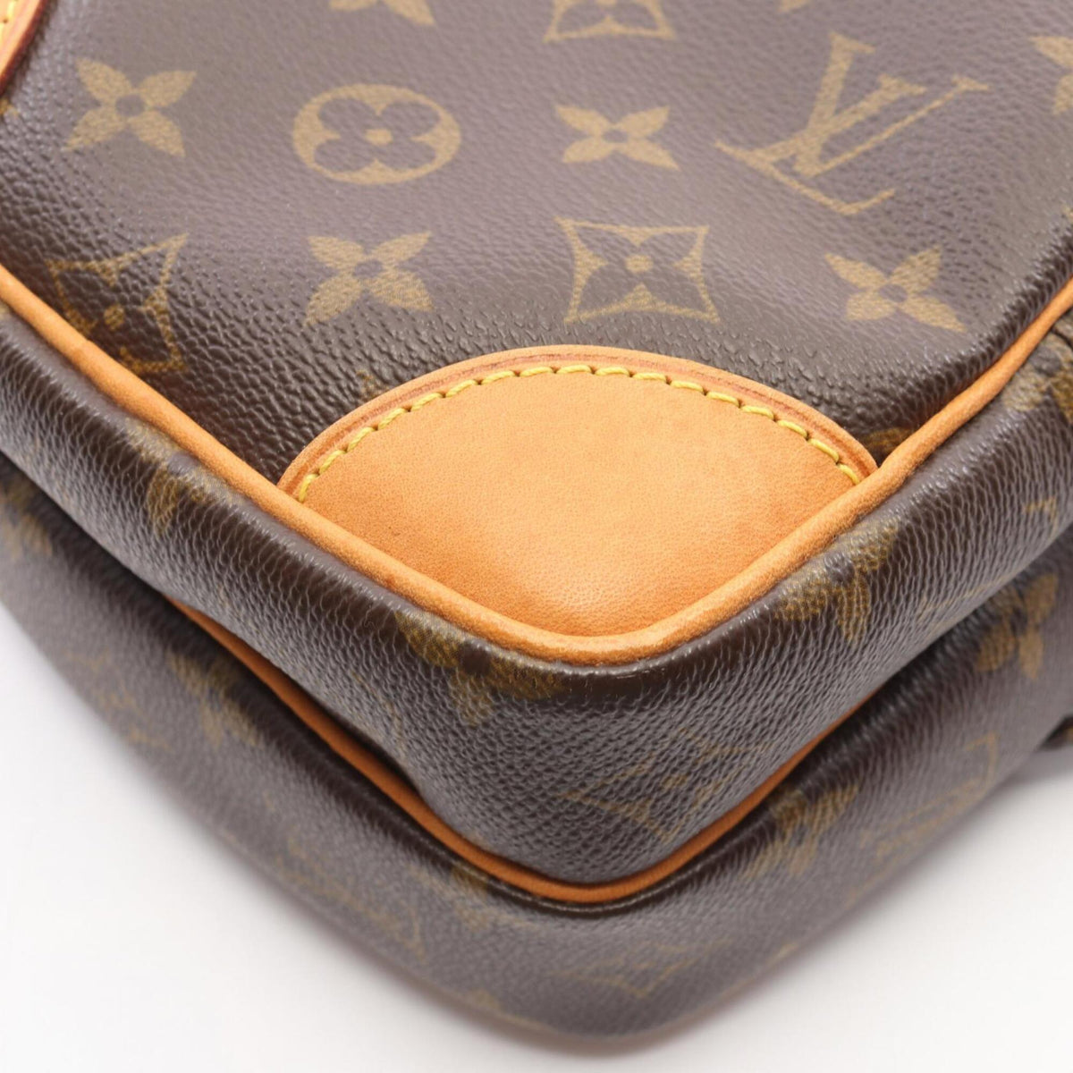 Louis Vuitton Brown Coated Canvas Monogram Leather Handbag Shoulder Bag (Pre-Owned)