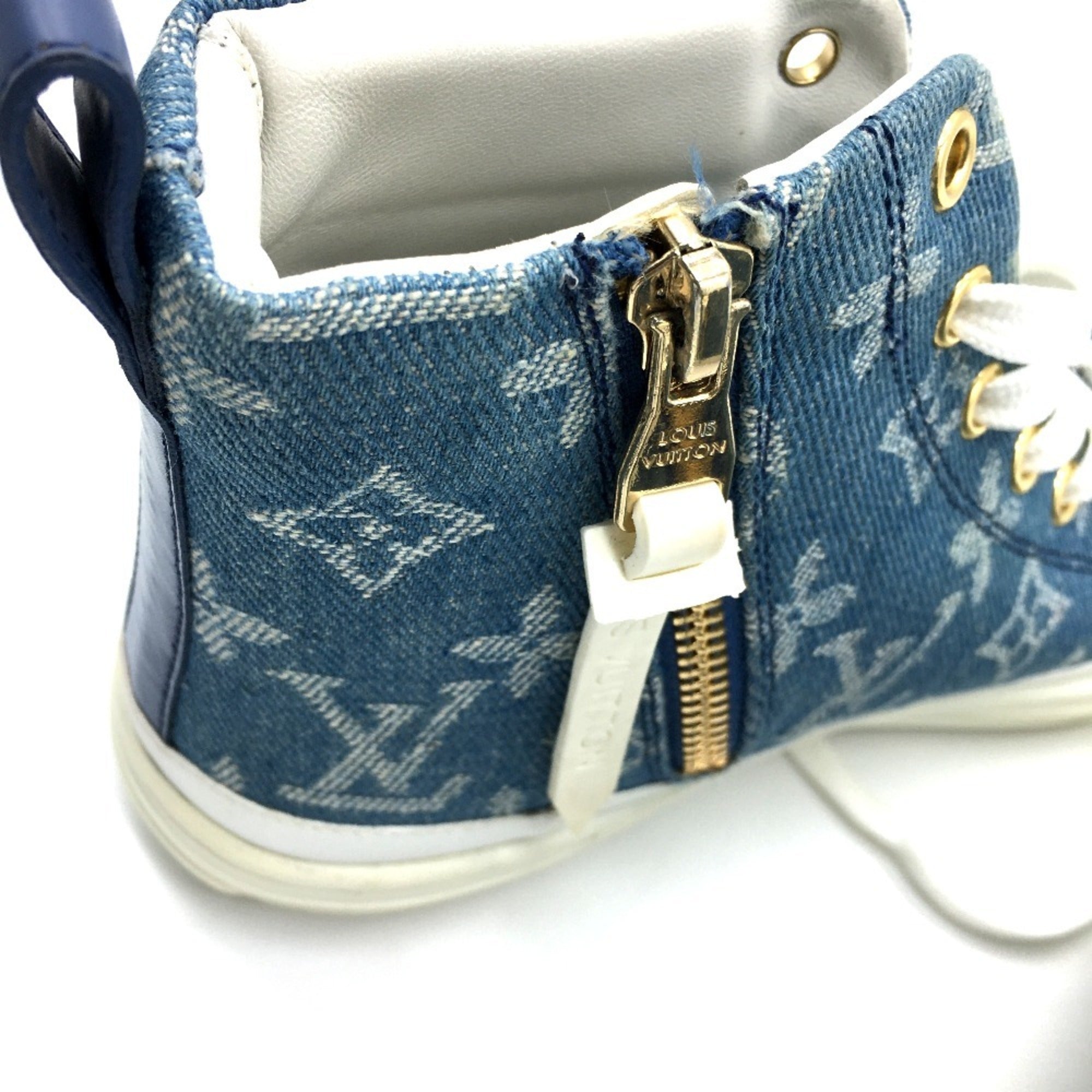 Louis Vuitton Blue White Sneakers (Pre-Owned)