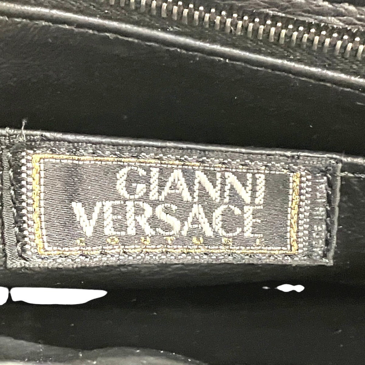 Versace Black Leather Shoulder Bag (Pre-Owned)