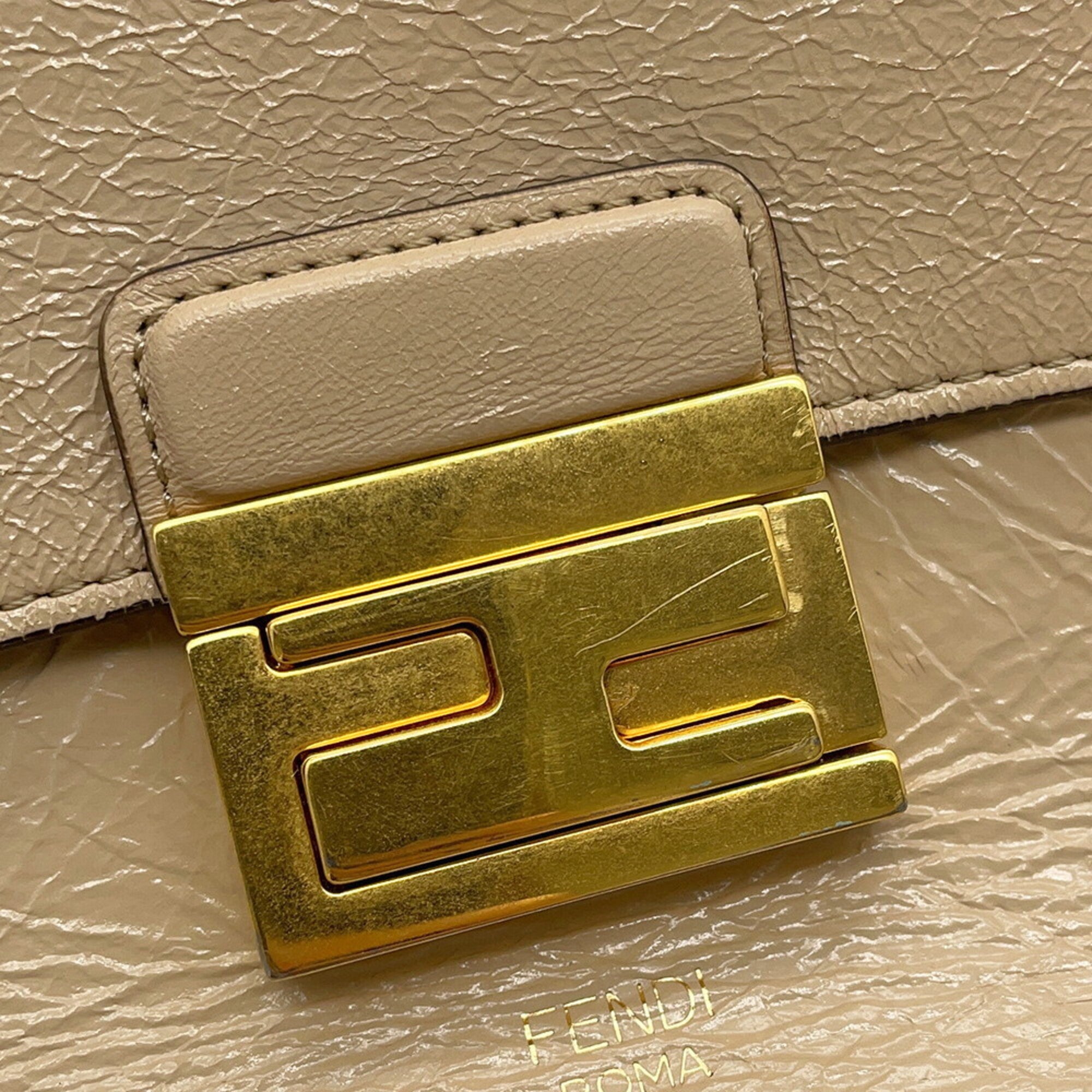 Fendi Beige Leather Handbag Shoulder Bag (Pre-Owned)
