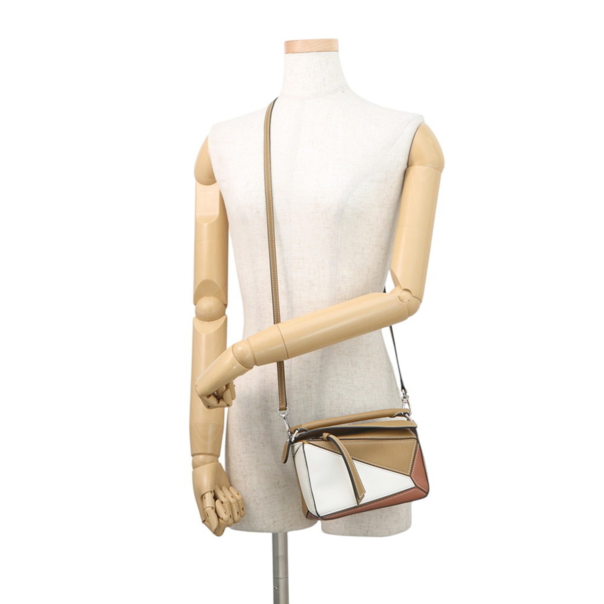 Loewe Beige Brown White Leather Handbag Shoulder Bag (Pre-Owned)