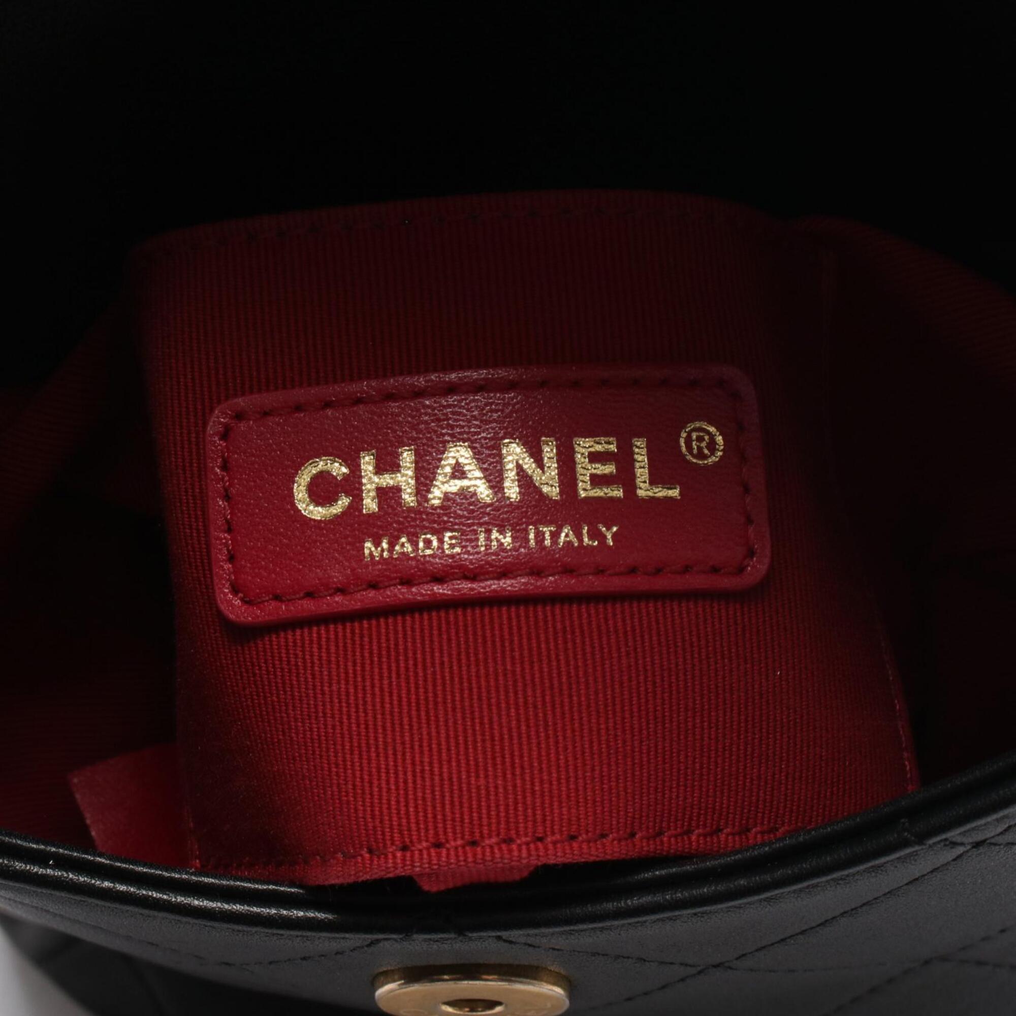 Chanel Matelasse Black Leather Handbag Shoulder Bag (Pre-Owned)
