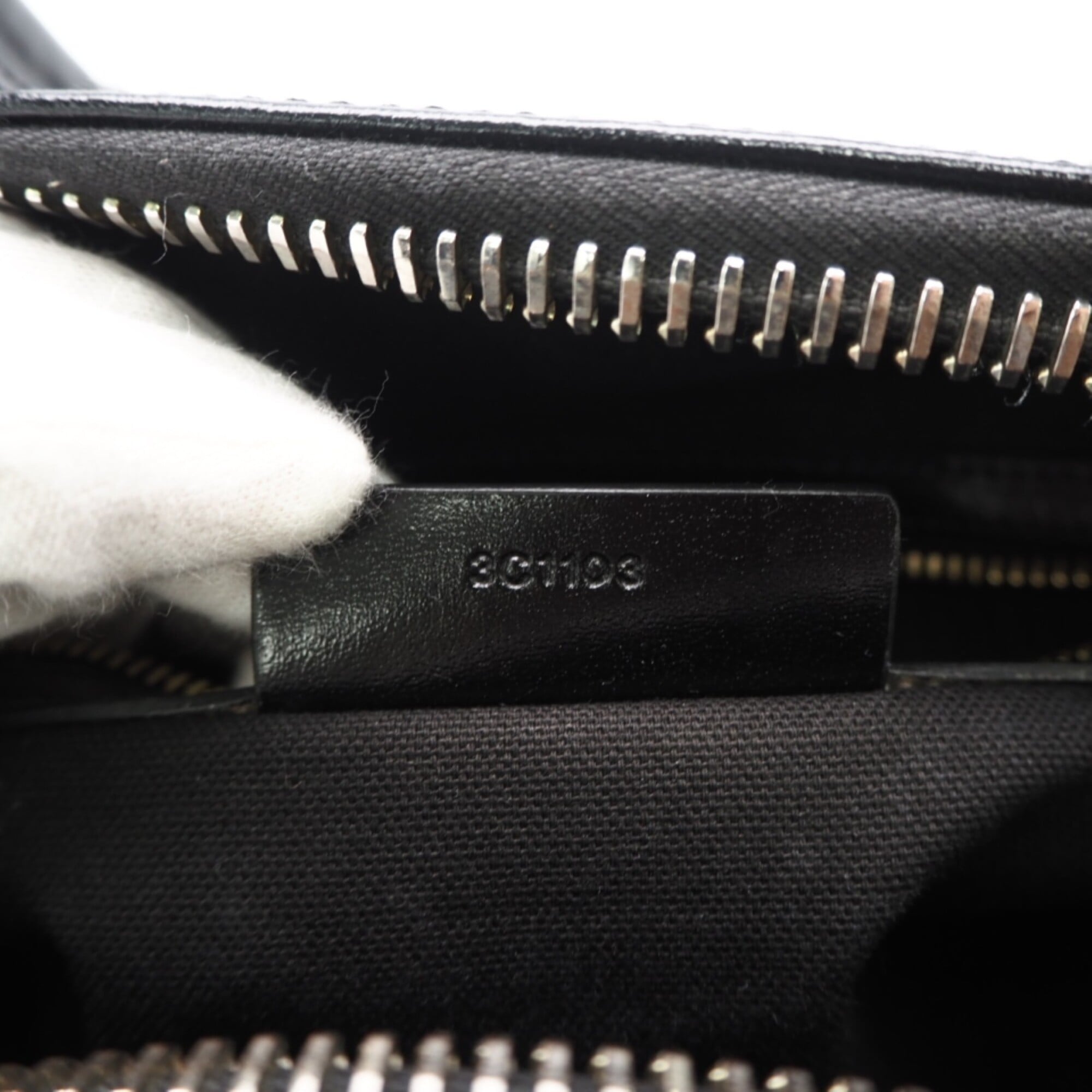 Givenchy Black Leather Handbag (Pre-Owned)