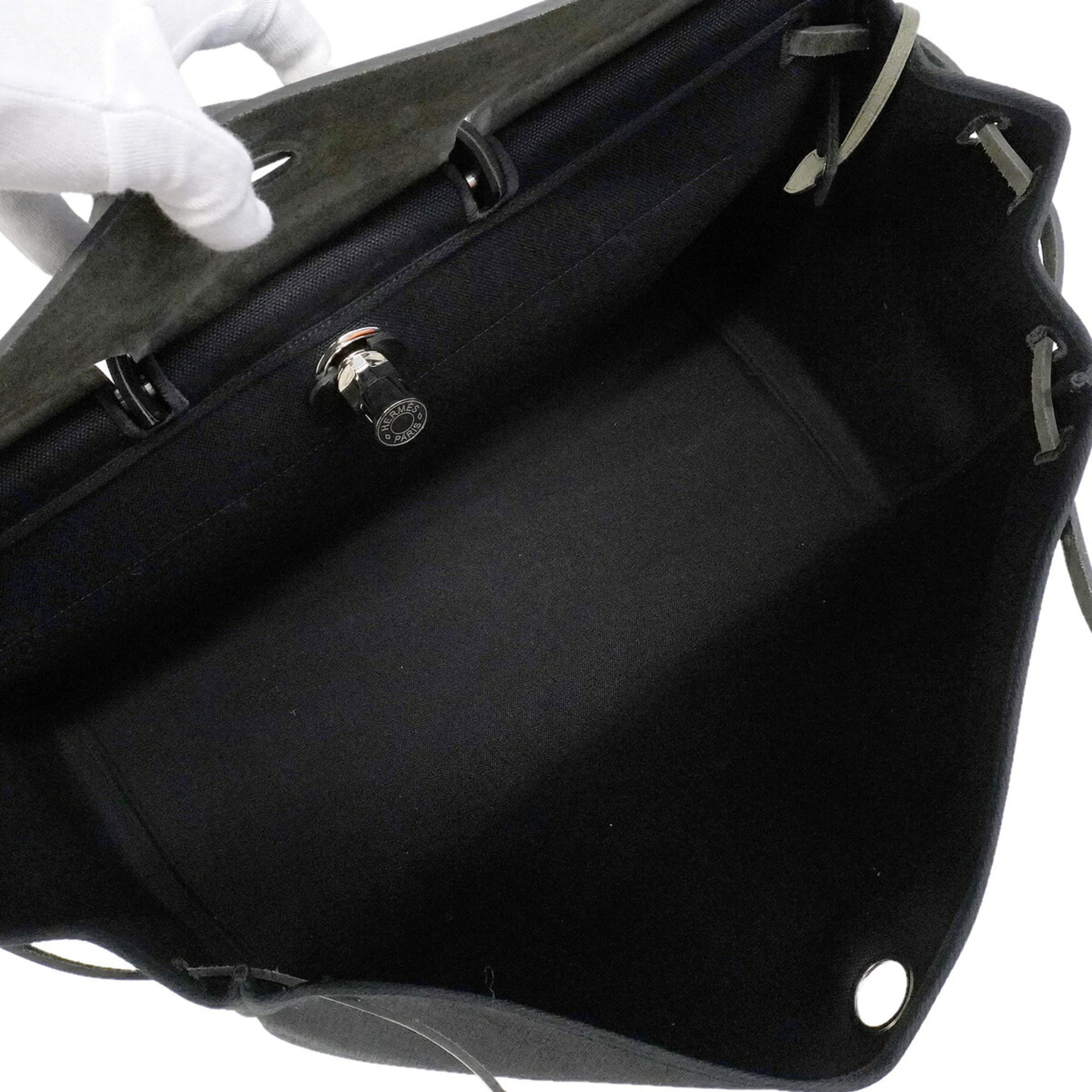 Hermes Black Handbag (Pre-Owned)
