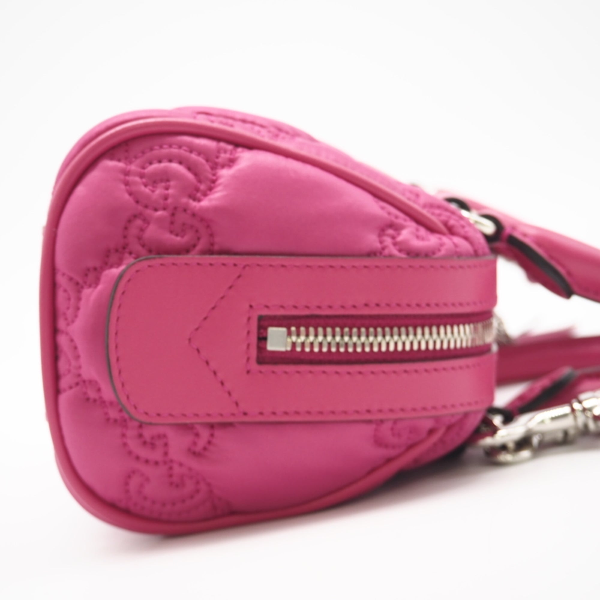 Gucci Pink Nylon Shoulder Bag (Pre-Owned)