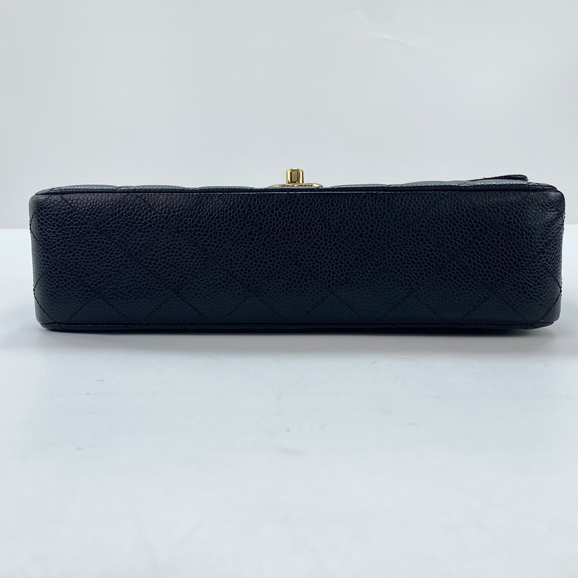 Chanel Black Shoulder Bag (Pre-Owned)