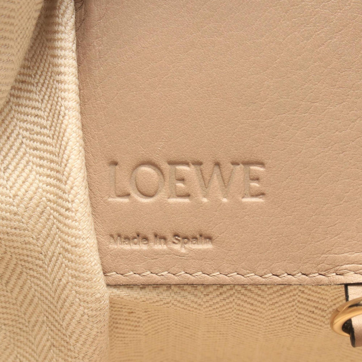 Loewe Beige Leather Handbag (Pre-Owned)