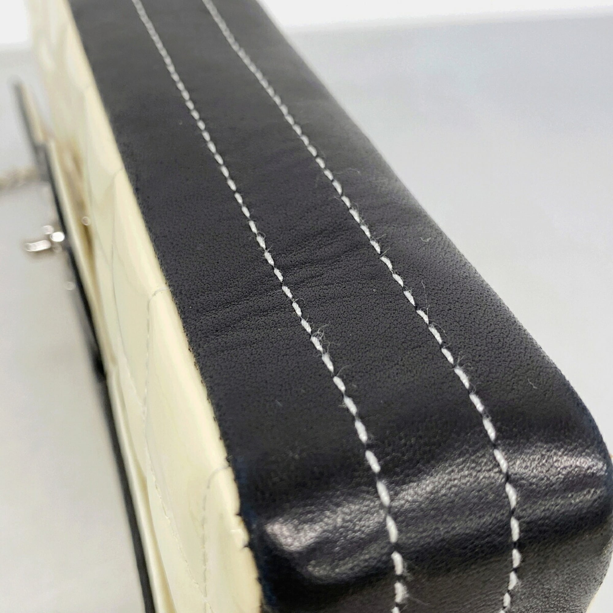 Chanel Black White Patent Leather Shoulder Bag (Pre-Owned)