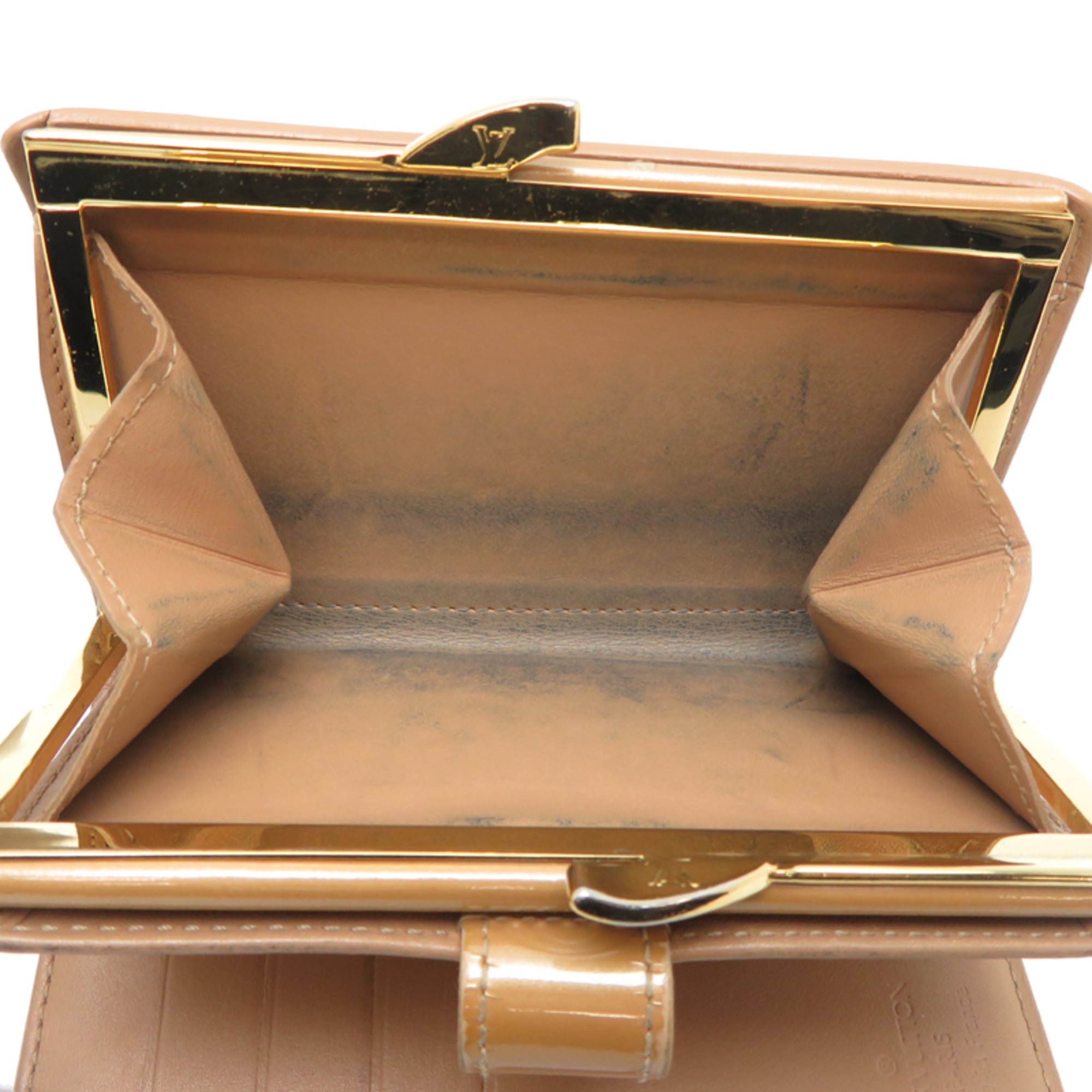 Louis Vuitton Beige Vernis Wallet (Bi-Fold) (Pre-Owned)