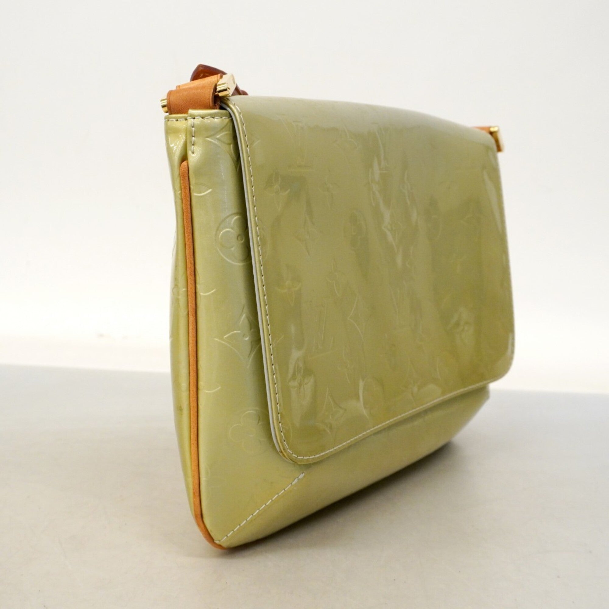 Louis Vuitton Gris Shoulder Bag (Pre-Owned)