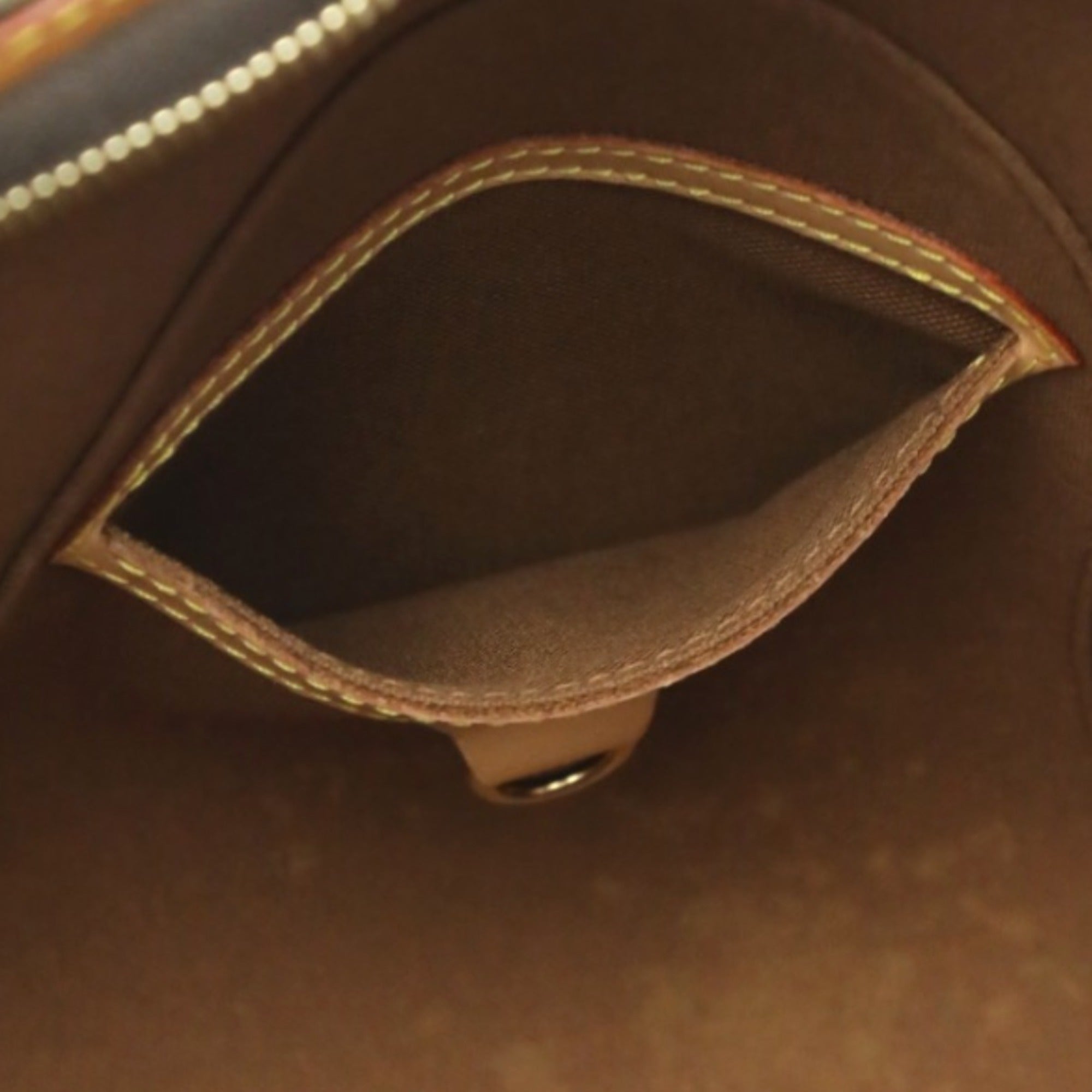 Louis Vuitton Brown Monogram Canvas Handbag (Pre-Owned)
