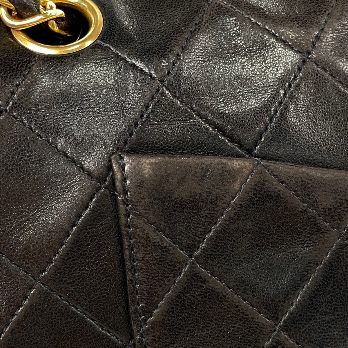 Chanel Matelasse Black Leather Shoulder Bag (Pre-Owned)