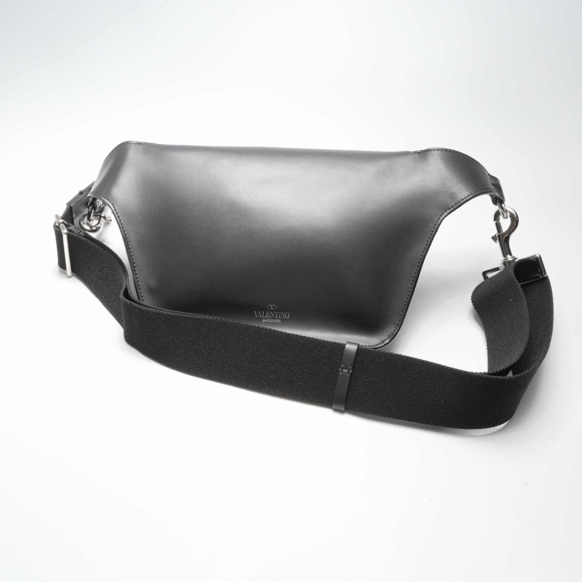 Valentino Black Shoulder Bag (Pre-Owned)