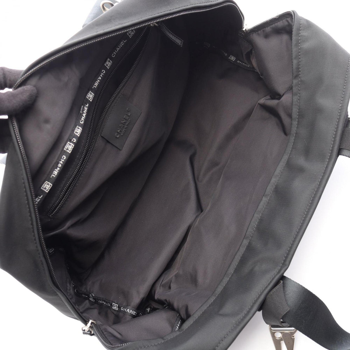 Chanel Black Wool Leather Nylon Canvas Tote Bag (Pre-Owned)