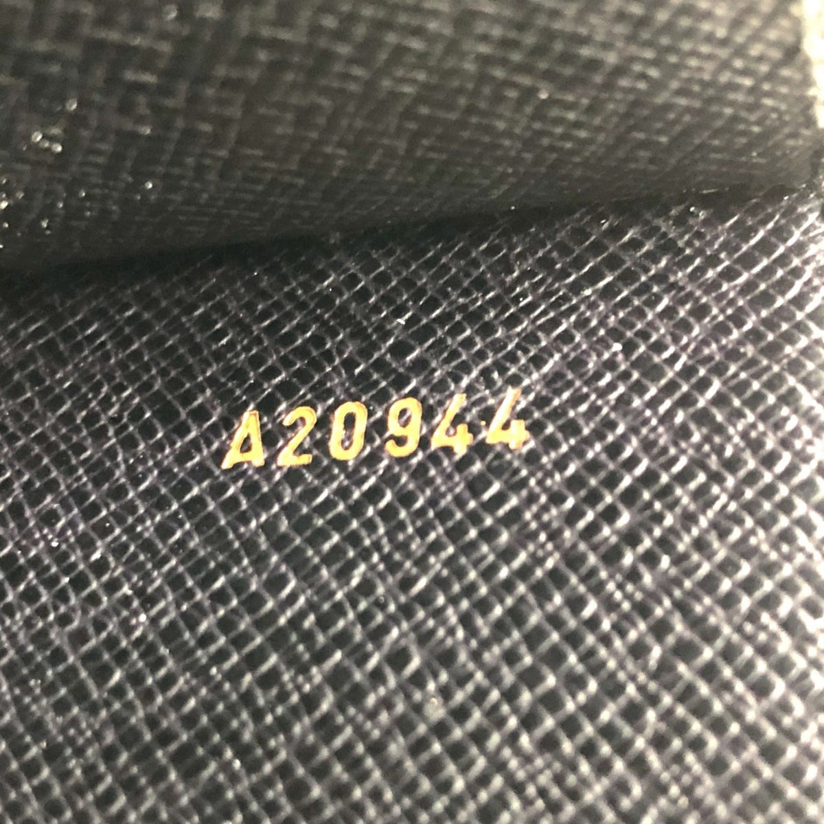 Louis Vuitton Black Epi Leather Handbag (Pre-Owned)