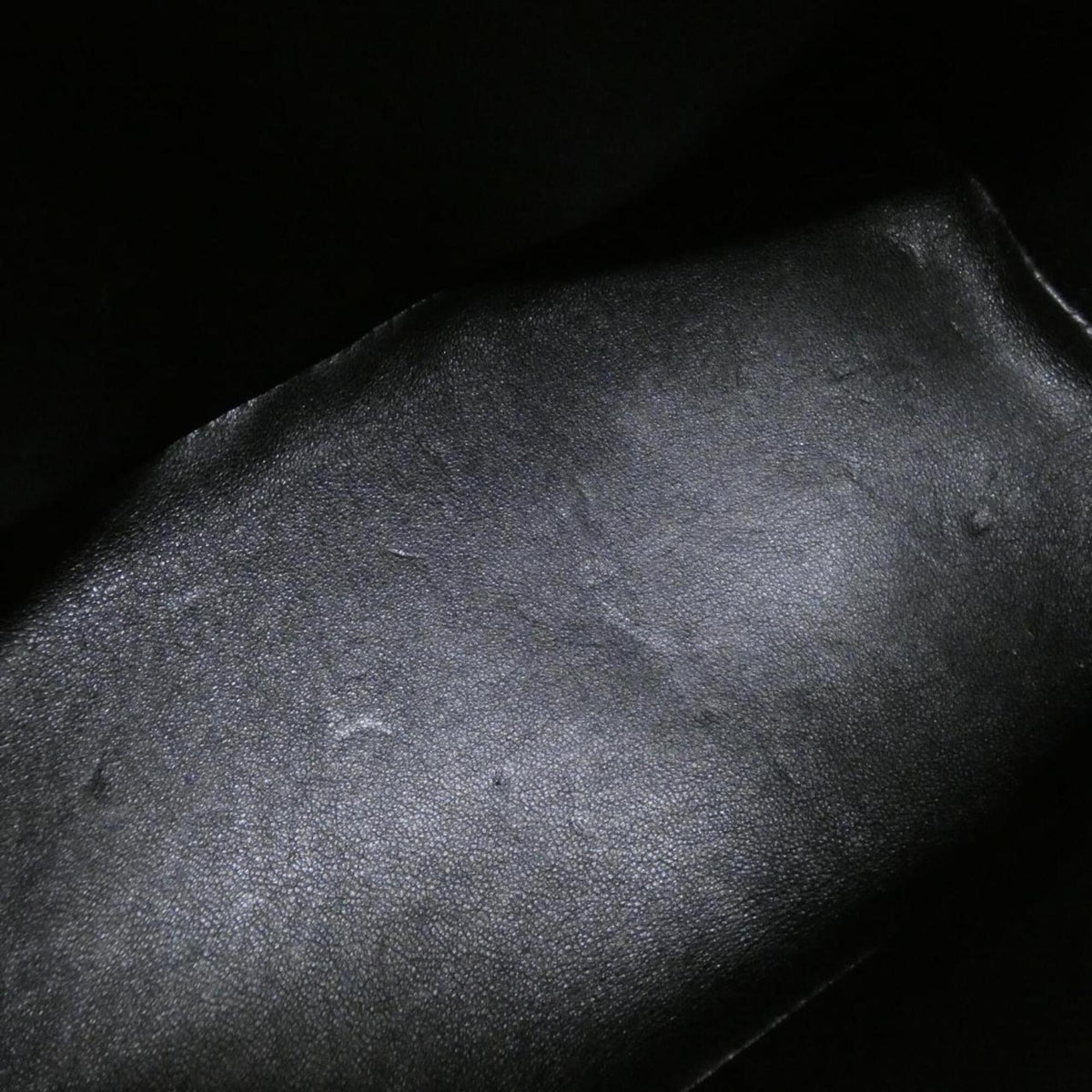 Chanel Black Grained Calfskin Handbag (Pre-Owned)