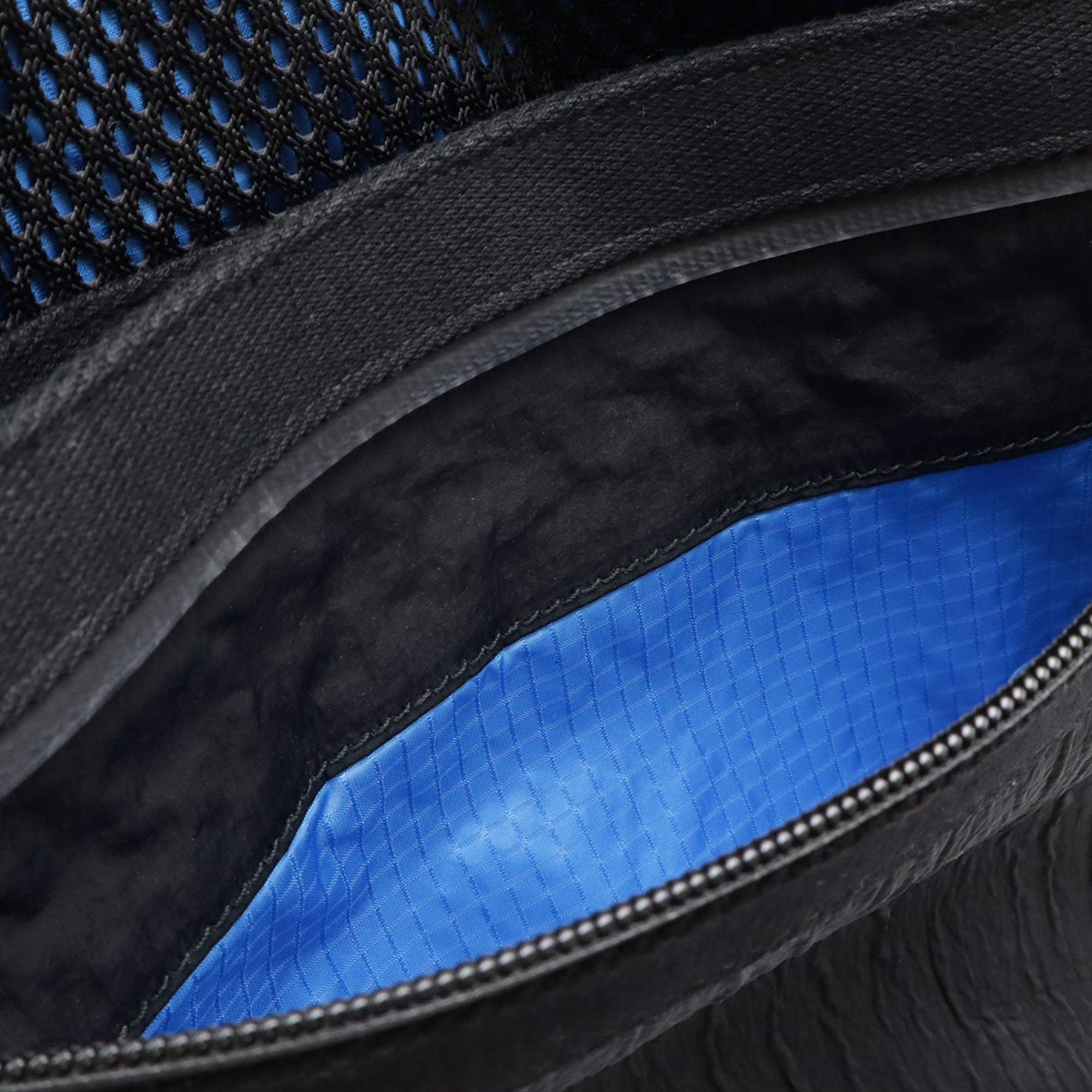 Bottega Veneta Black Blue Nylon Shoulder Bag (Pre-Owned)