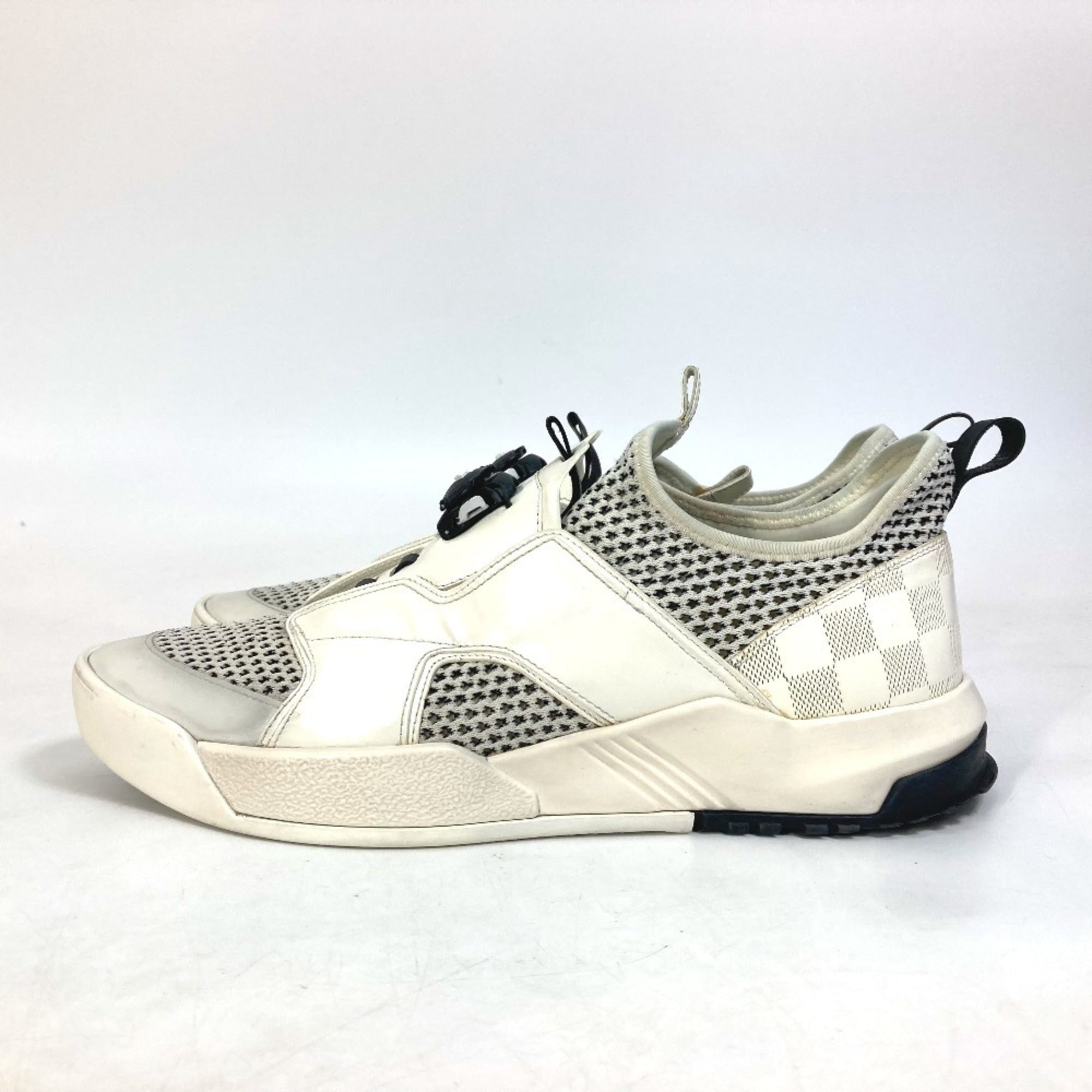 Louis Vuitton Black White Sneakers (Pre-Owned)