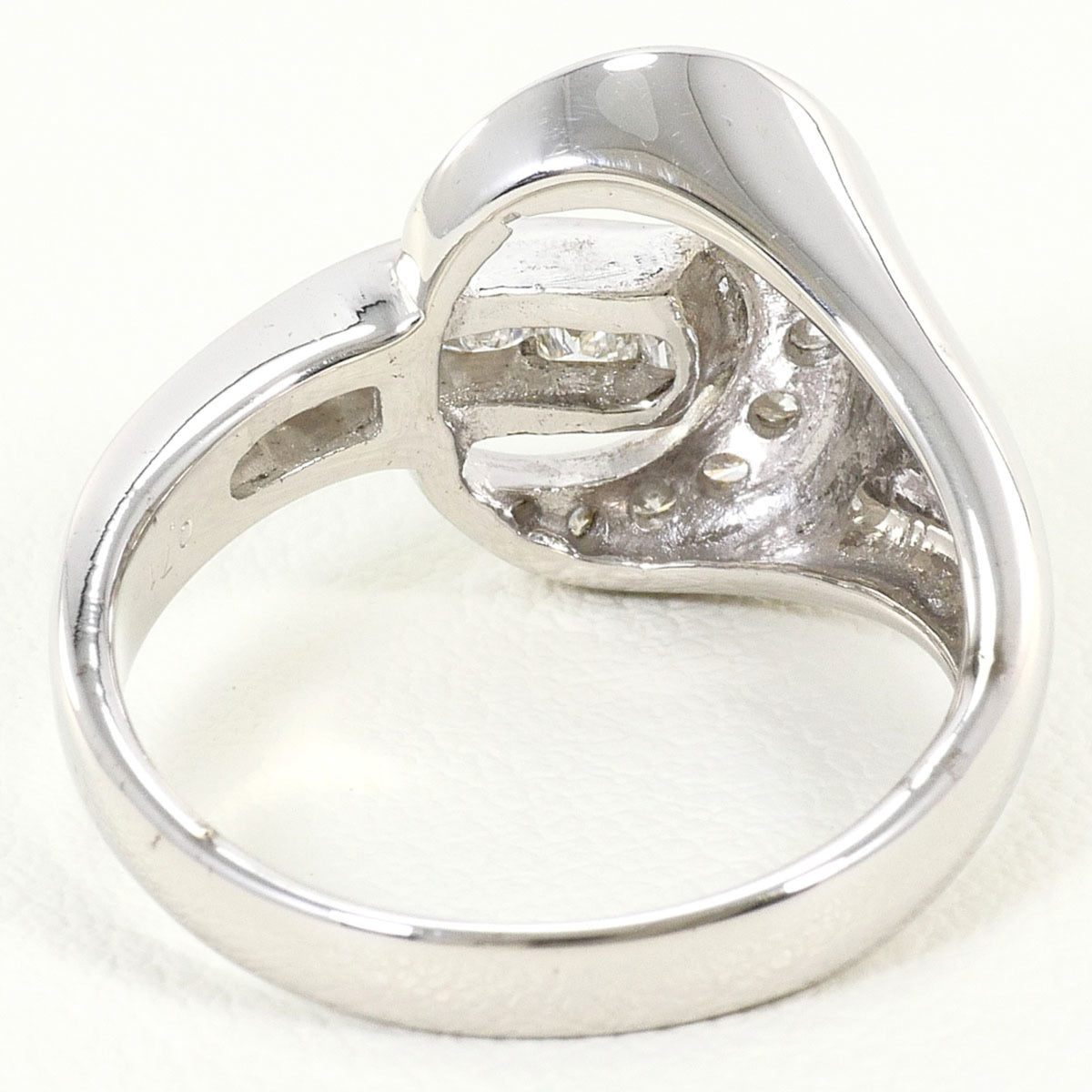 Unbranded White Gold White Gold (18K) Band Ring (Pre-Owned)