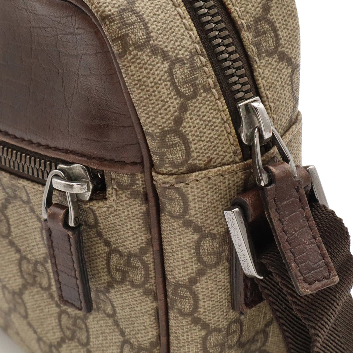 Gucci Gg Plus Beige Dark Brown Khaki Gg Supreme Canvas Pvc Coated Canvas Leather Pochette Shoulder Bag (Pre-Owned)