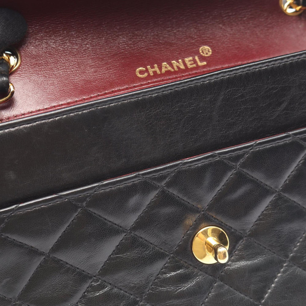 Chanel Black Leather Handbag Shoulder Bag (Pre-Owned)