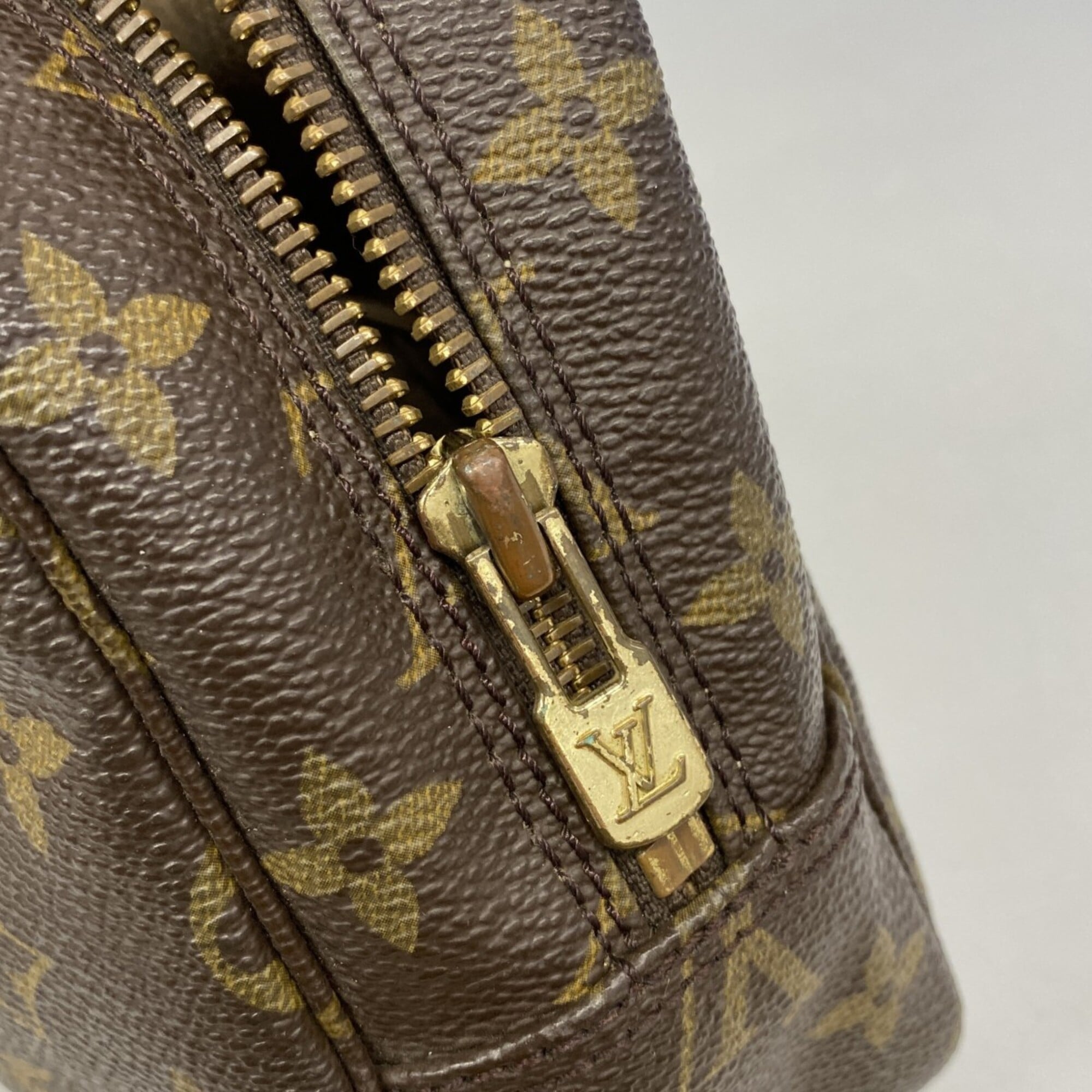 Louis Vuitton Brown Pouch (Pre-Owned)