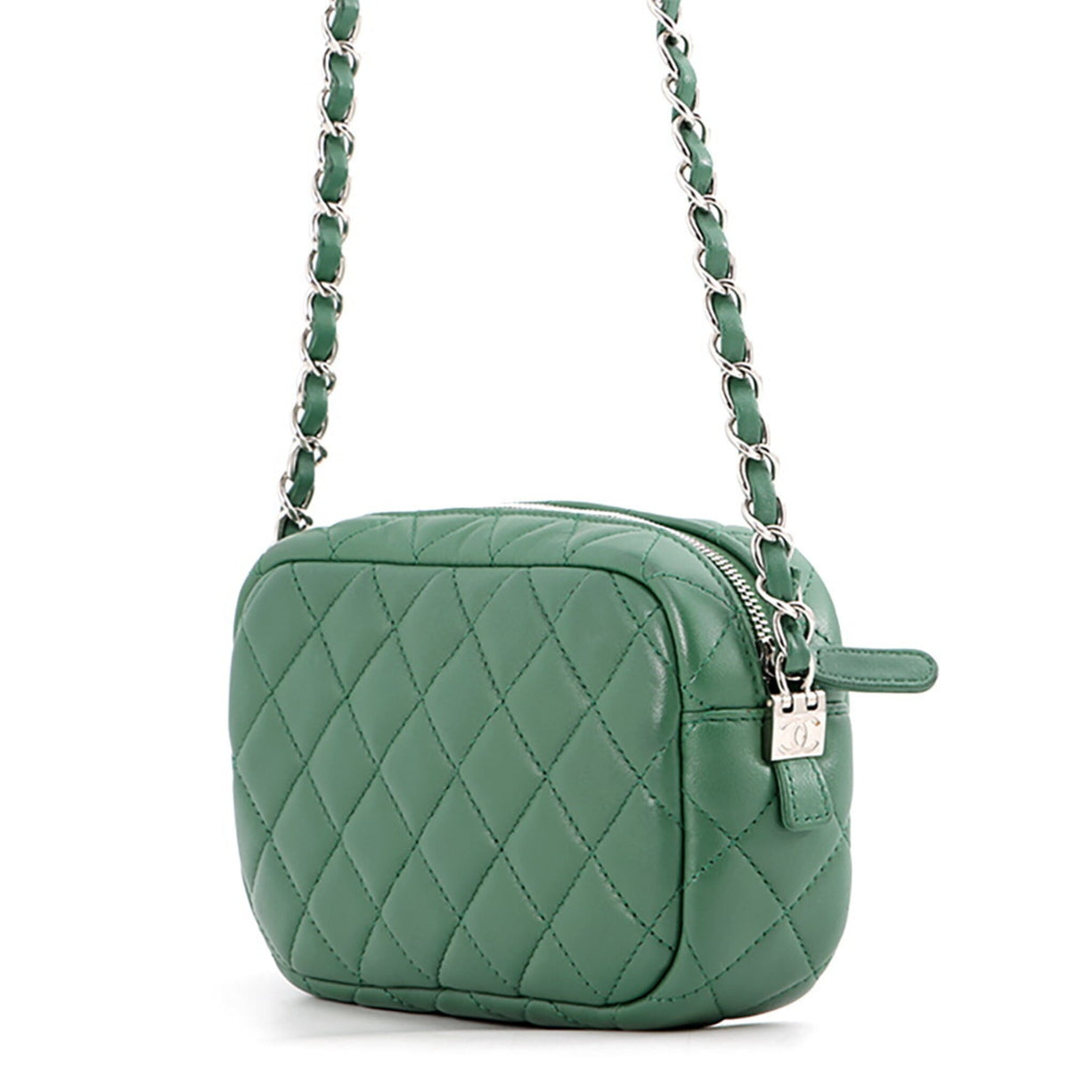 Chanel Matelasse Green Leather Pochette Shoulder Bag (Pre-Owned)