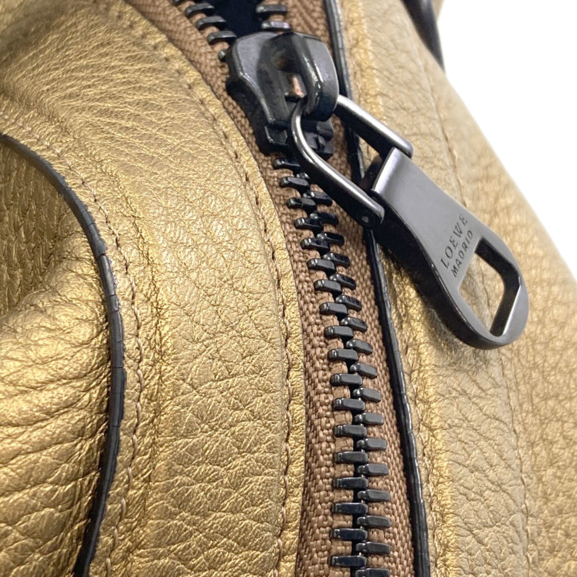 Loewe Gold Leather Handbag (Pre-Owned)