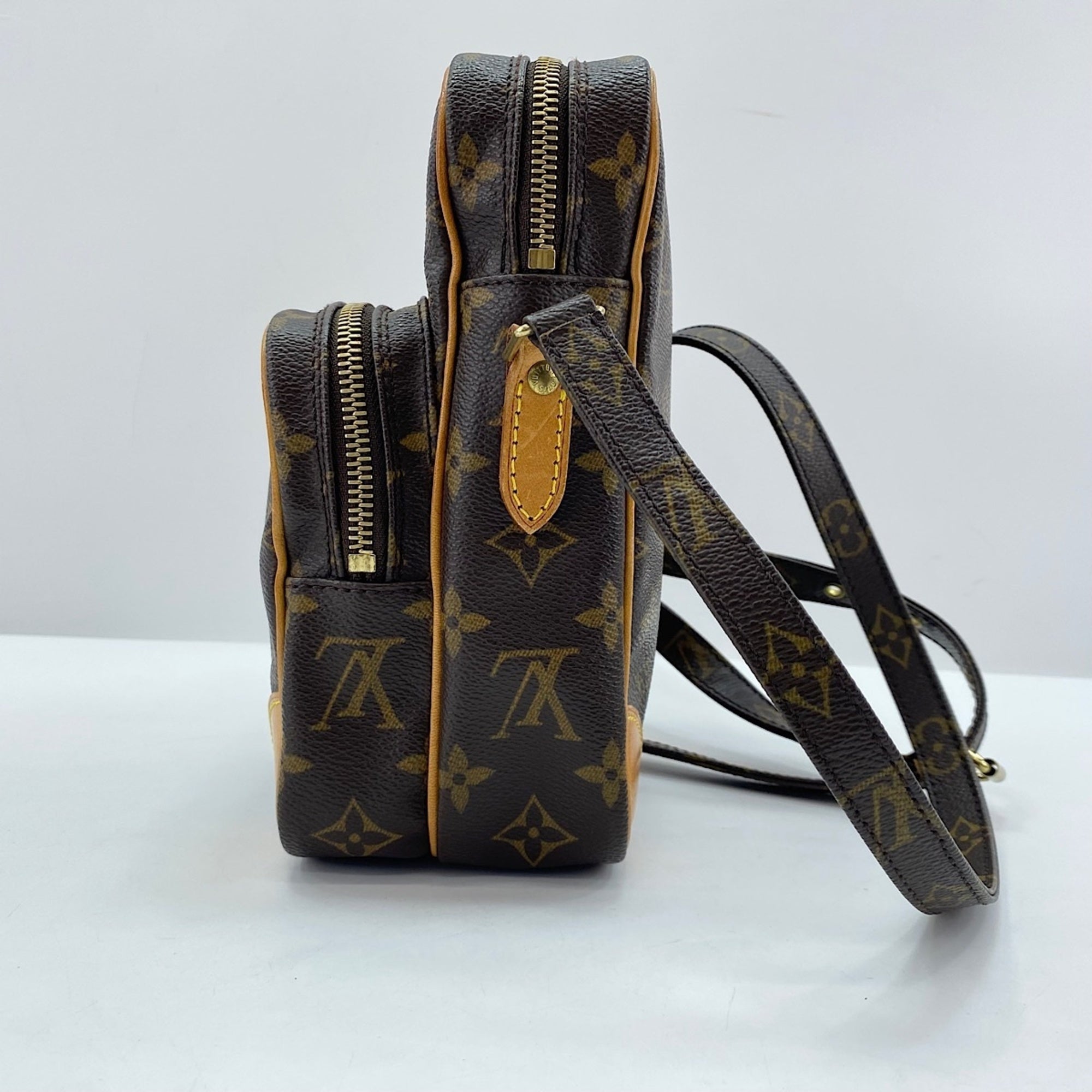 Louis Vuitton Blue Brown Shoulder Bag (Pre-Owned)