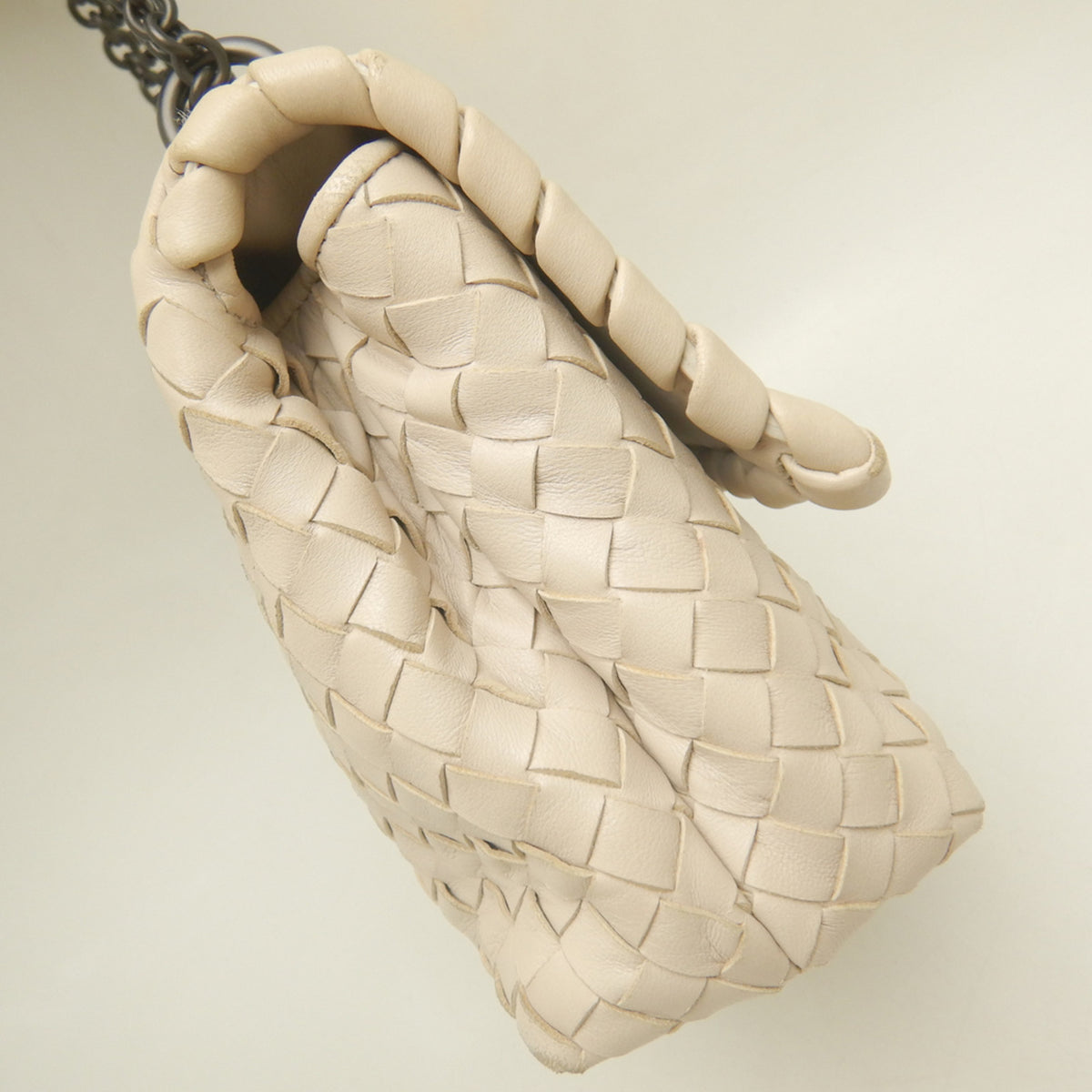 Bottega Veneta Ivory Leather Shoulder Bag (Pre-Owned)