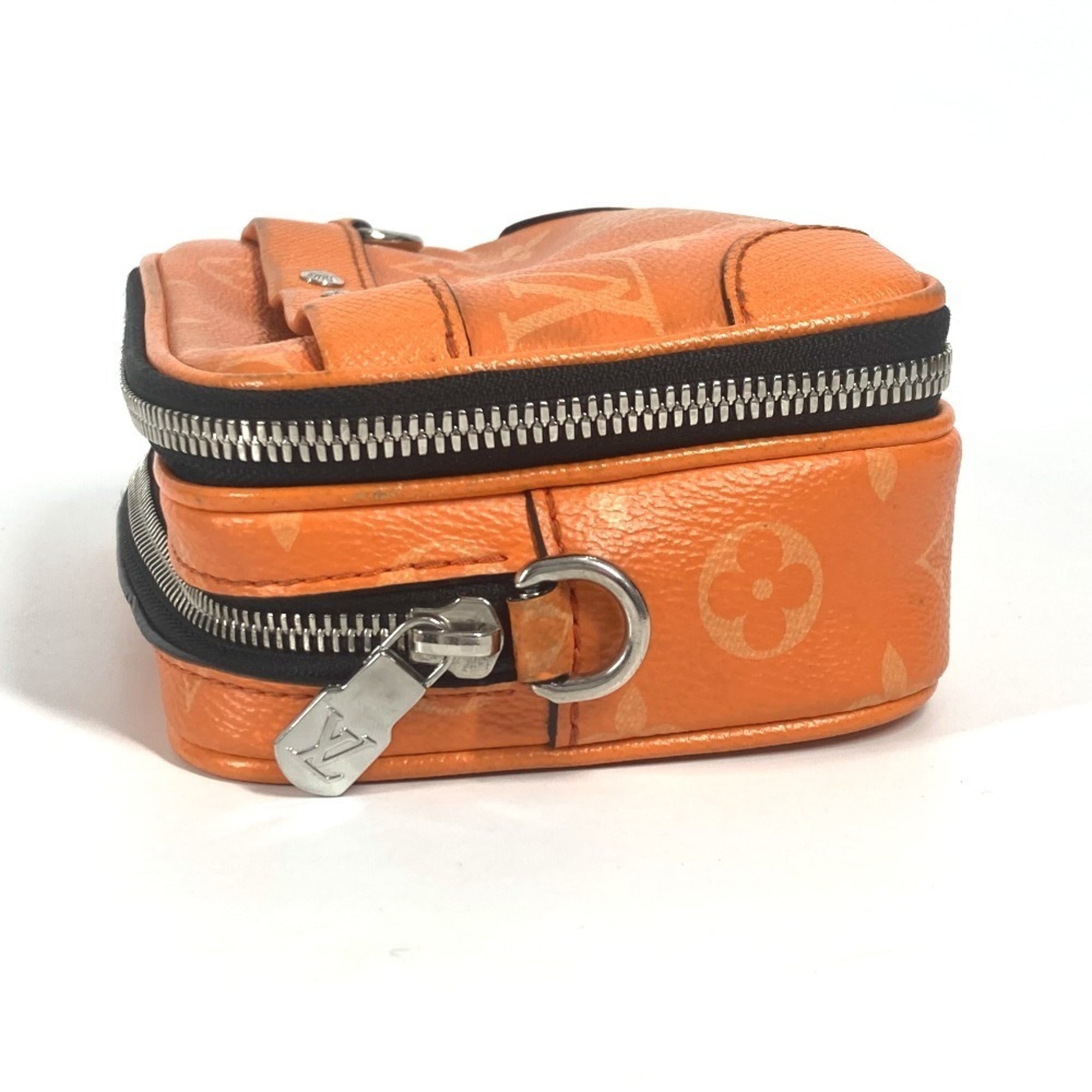 Louis Vuitton Orange Monogram Taiga Leather Pochette Shoulder Bag (Pre-Owned)