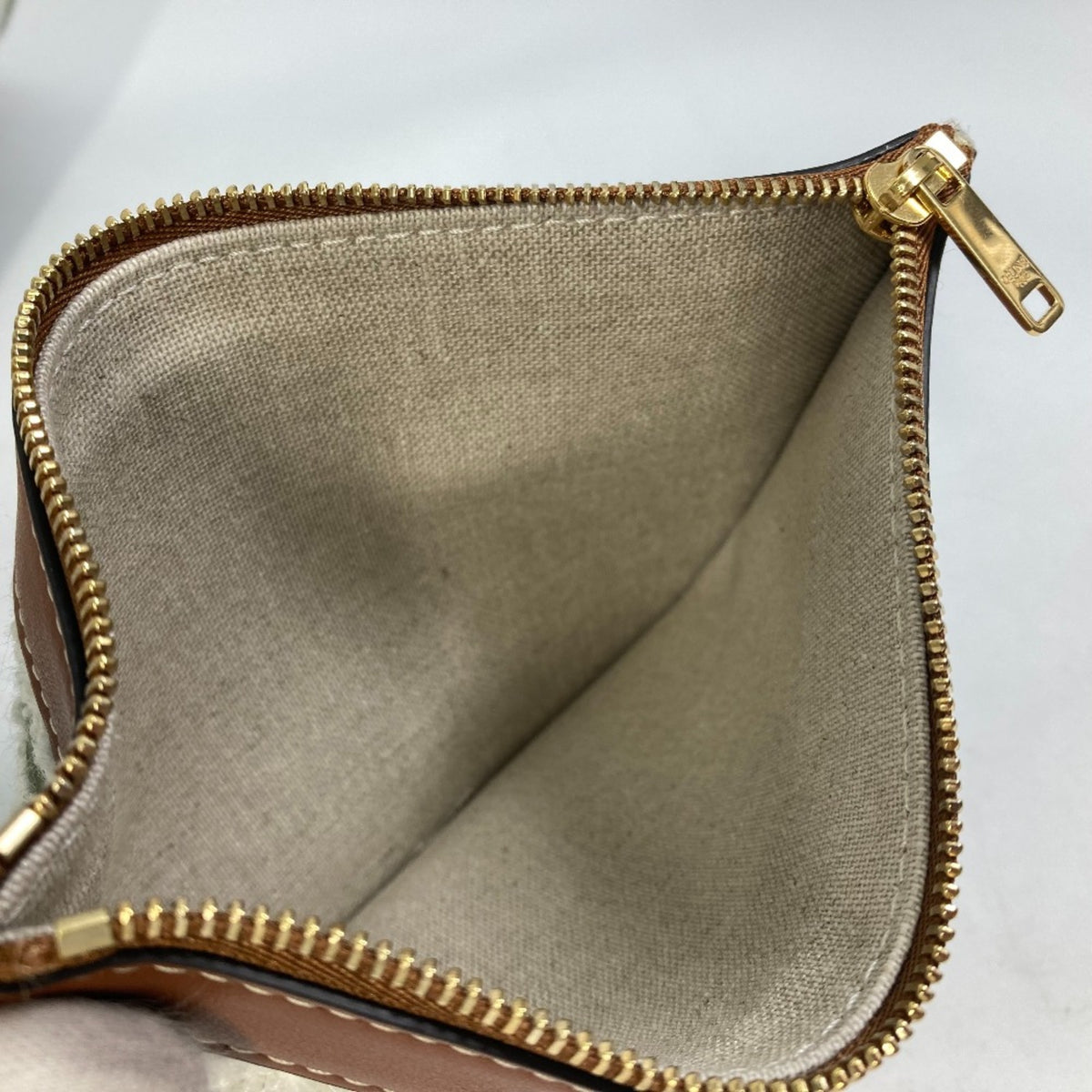 Celine White Leather Handbag (Pre-Owned)