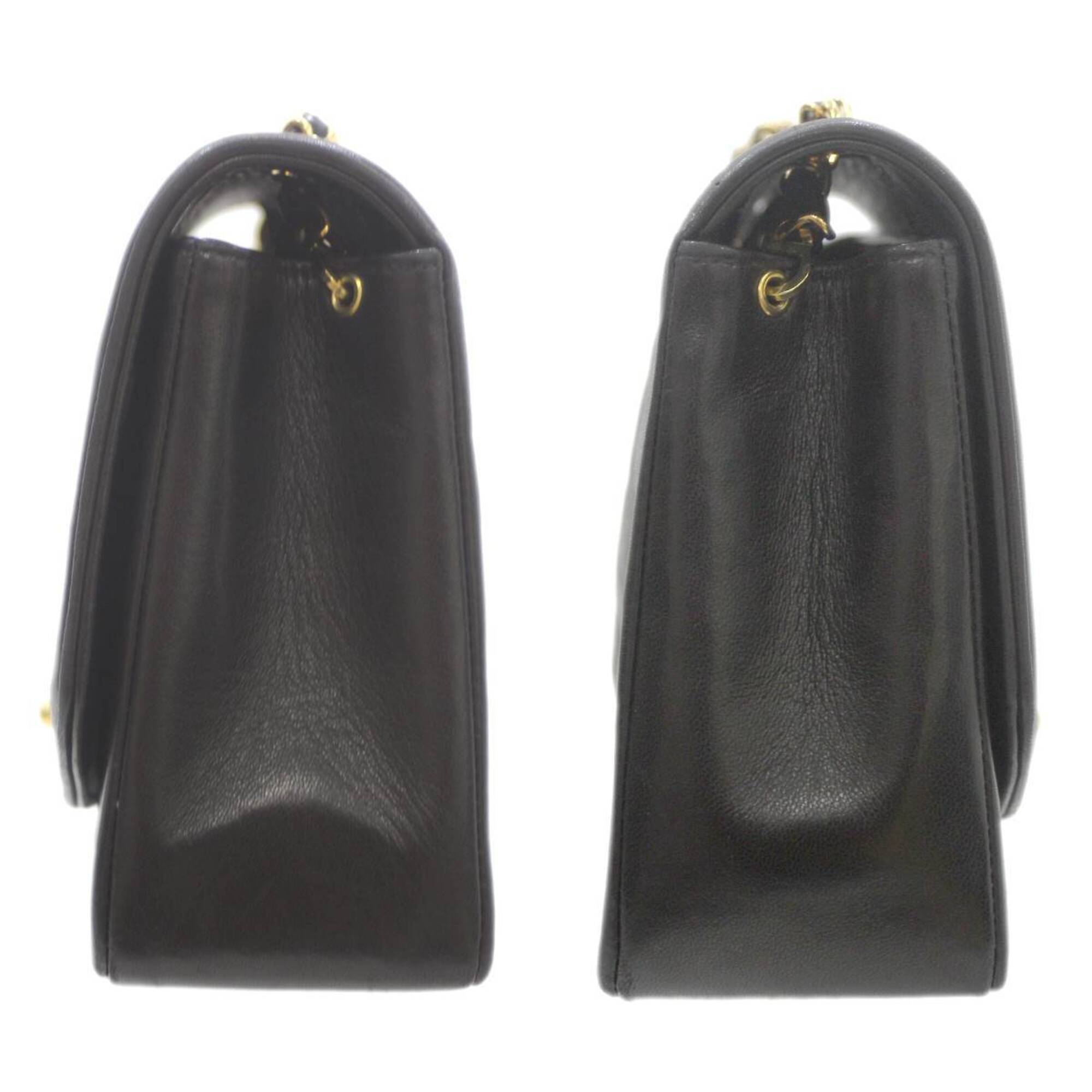 Chanel Matelasse Black Shoulder Bag (Pre-Owned)