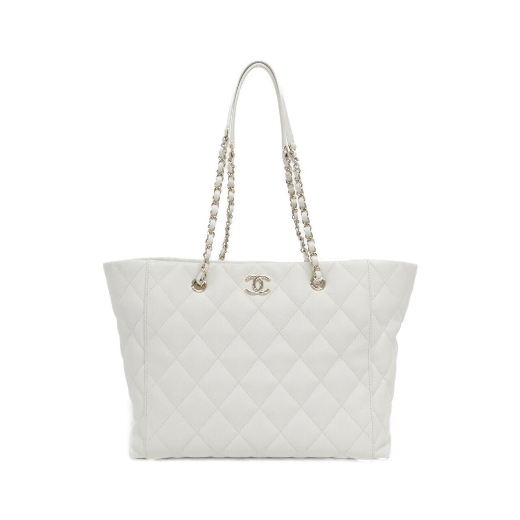Chanel White Grained Calfskin Handbag Pouch (Pre-Owned)