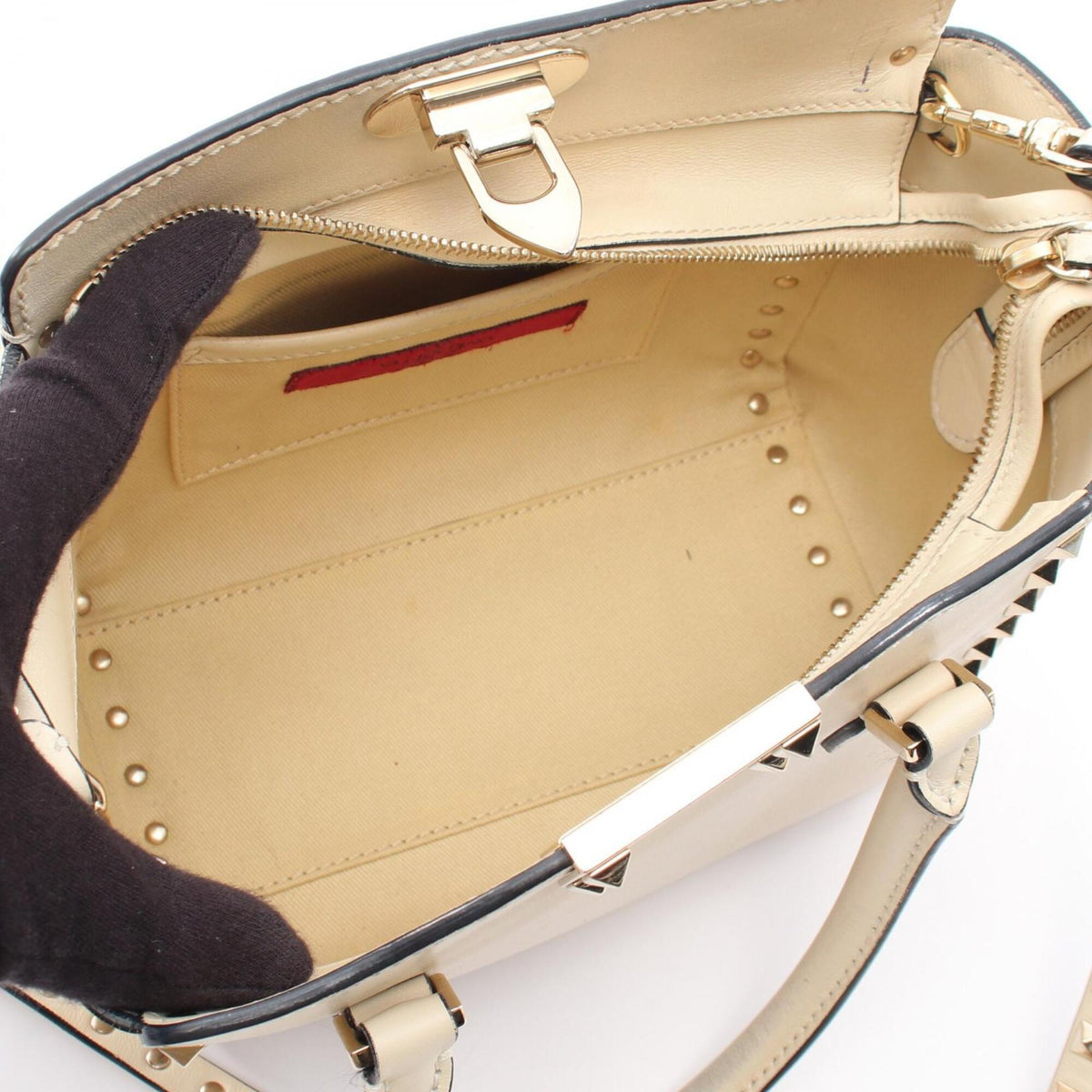 Valentino Ivory Leather Handbag (Pre-Owned)