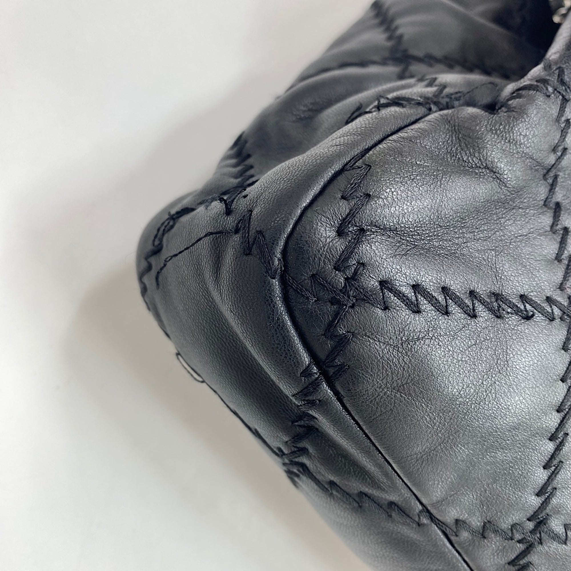 Chanel Black Shoulder Bag (Pre-Owned)
