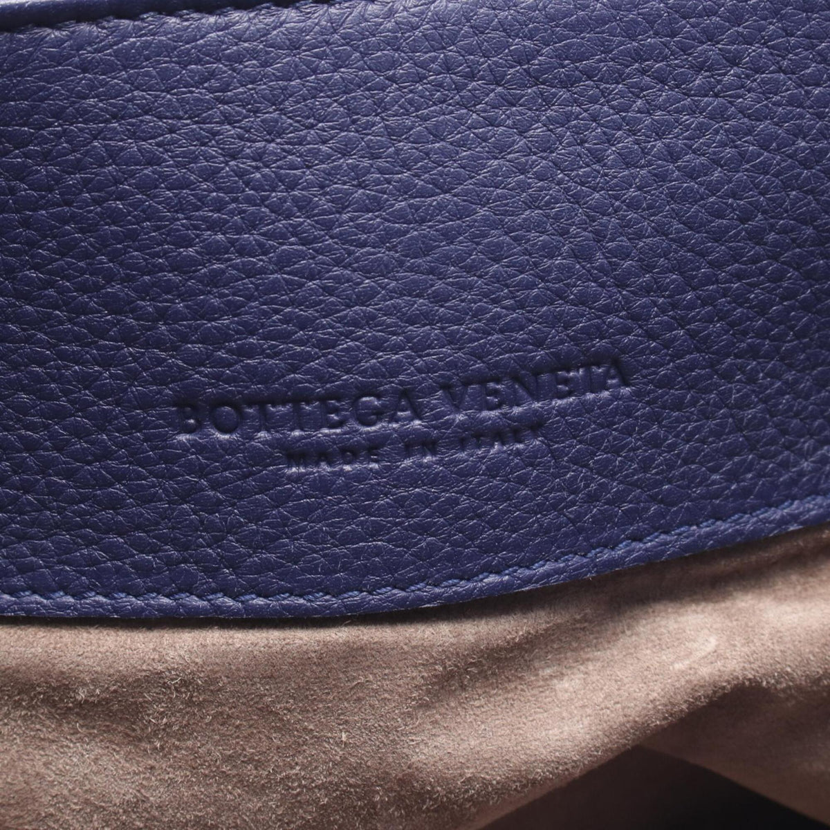 Bottega Veneta Navy Leather Handbag (Pre-Owned)