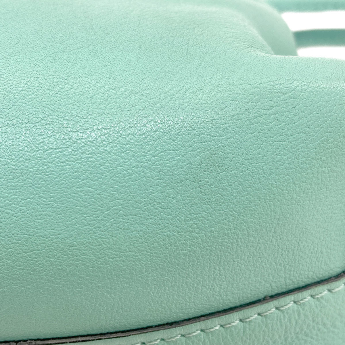 Loewe Green Leather Shoulder Bag (Pre-Owned)